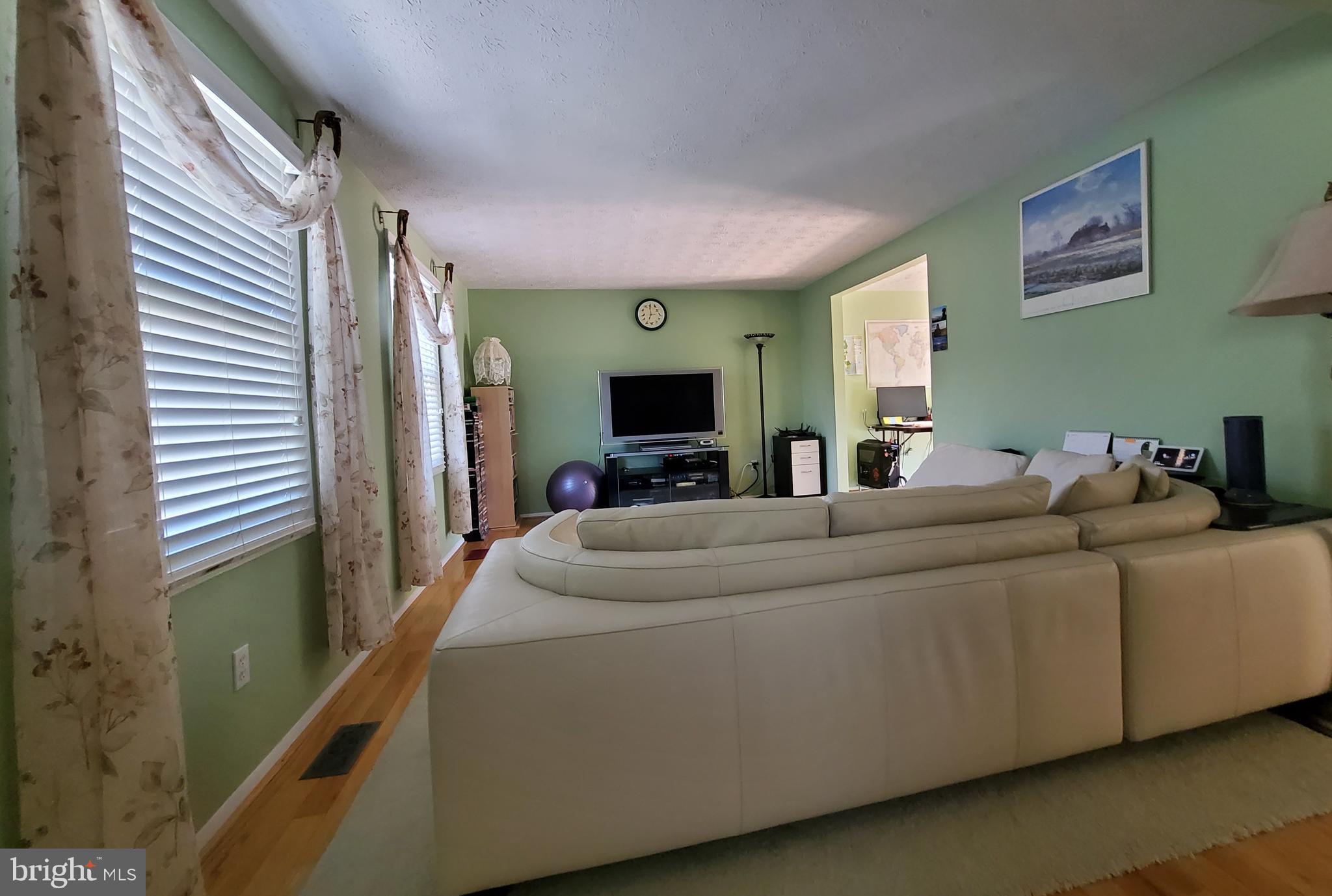 1150 KETTLE POND LANE