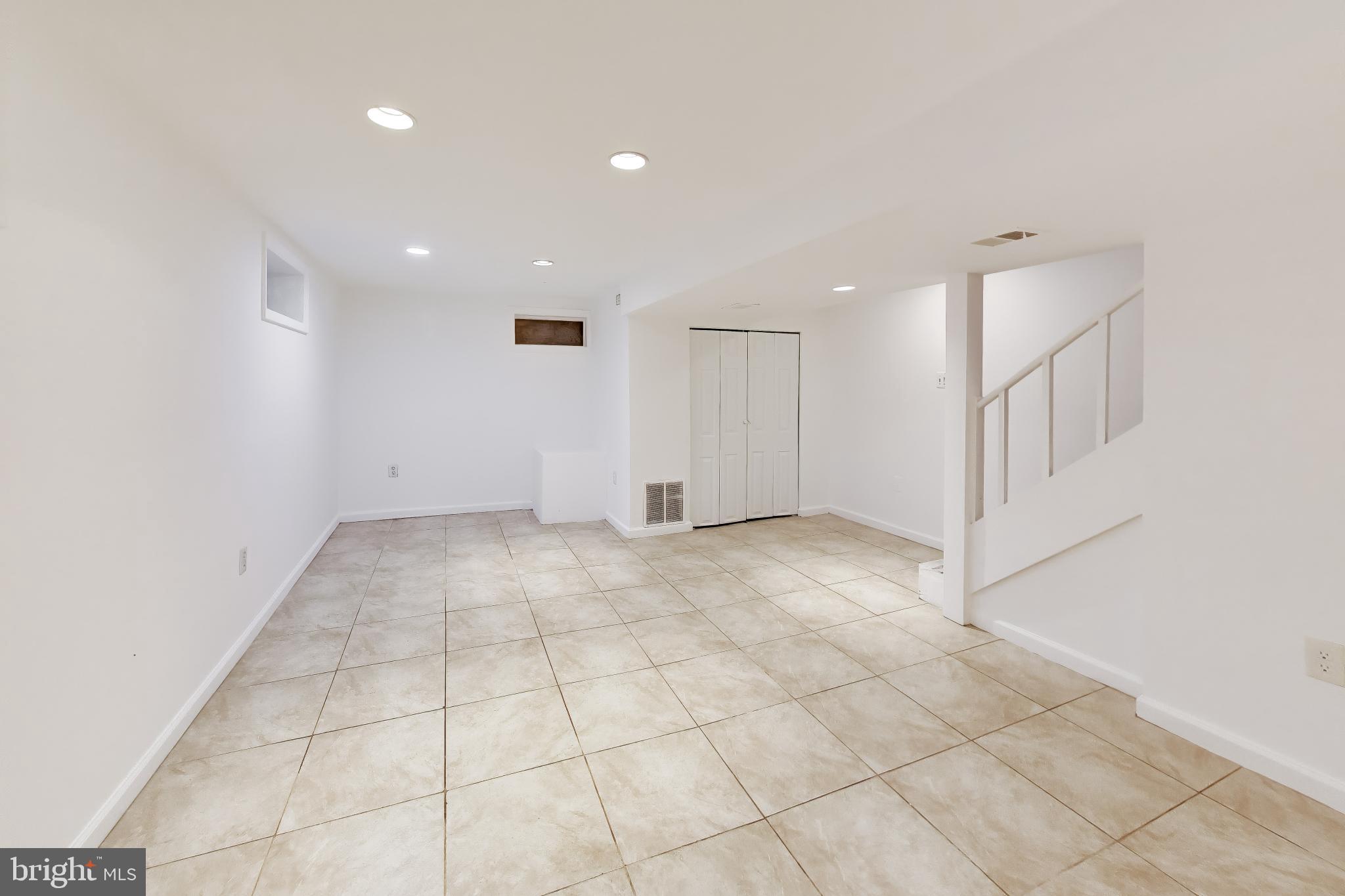 OXON HILL - Residential