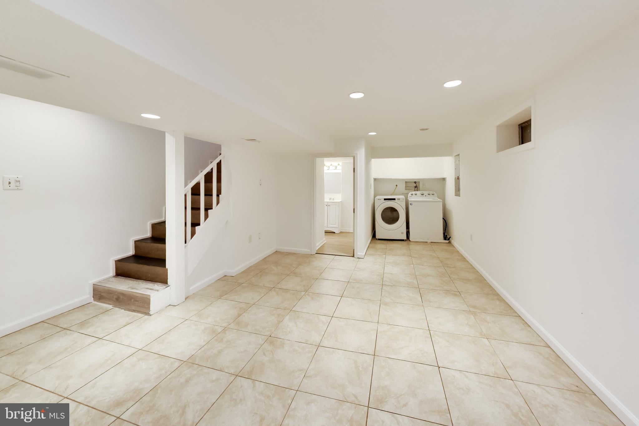 OXON HILL - Residential
