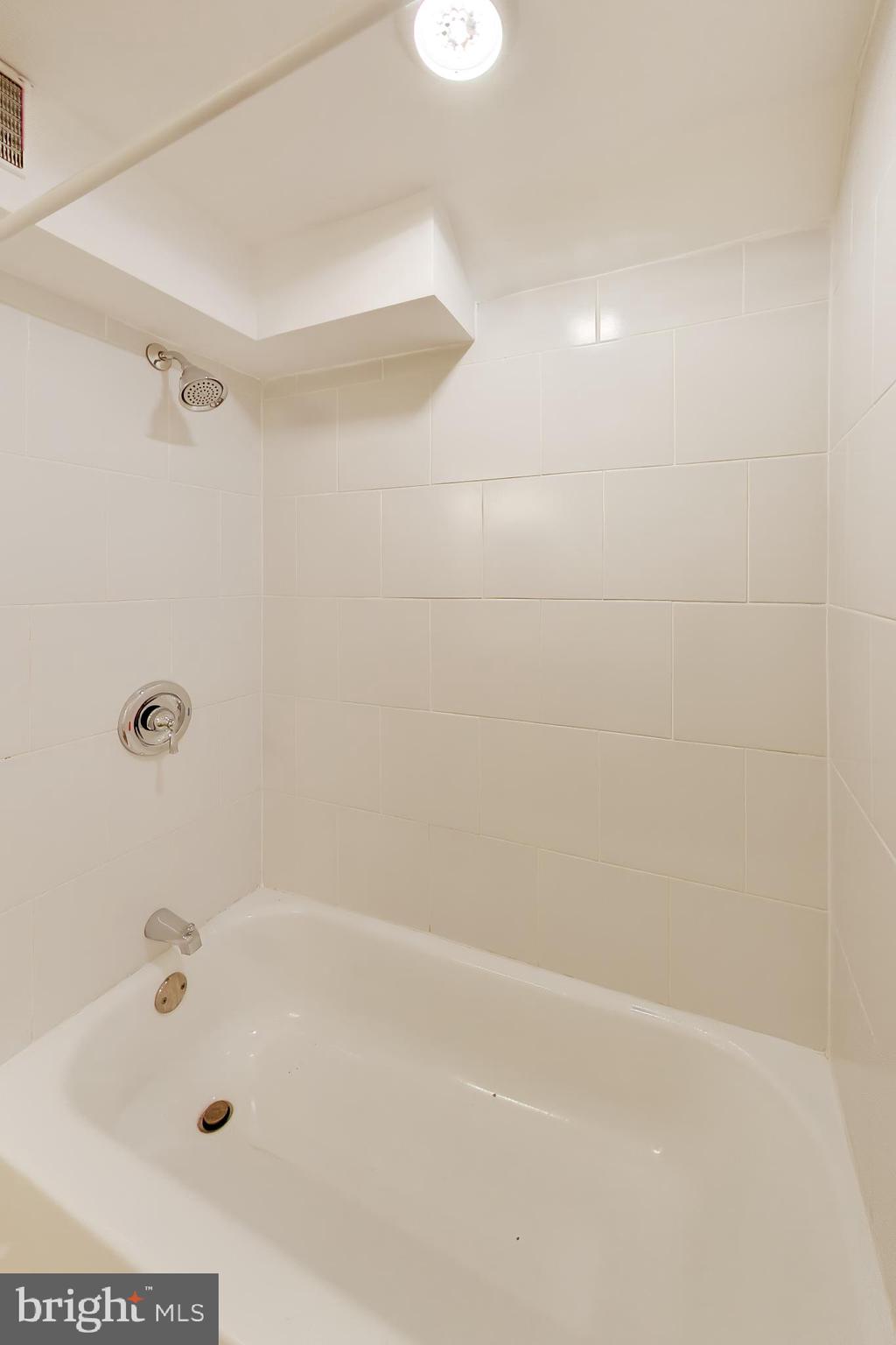 OXON HILL - Residential