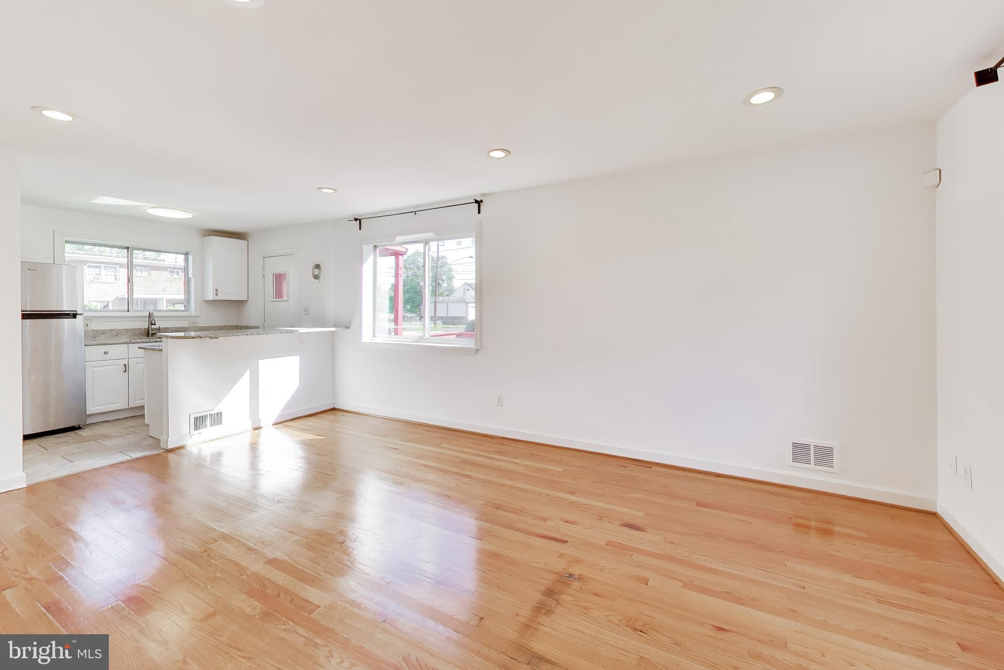 OXON HILL - Residential