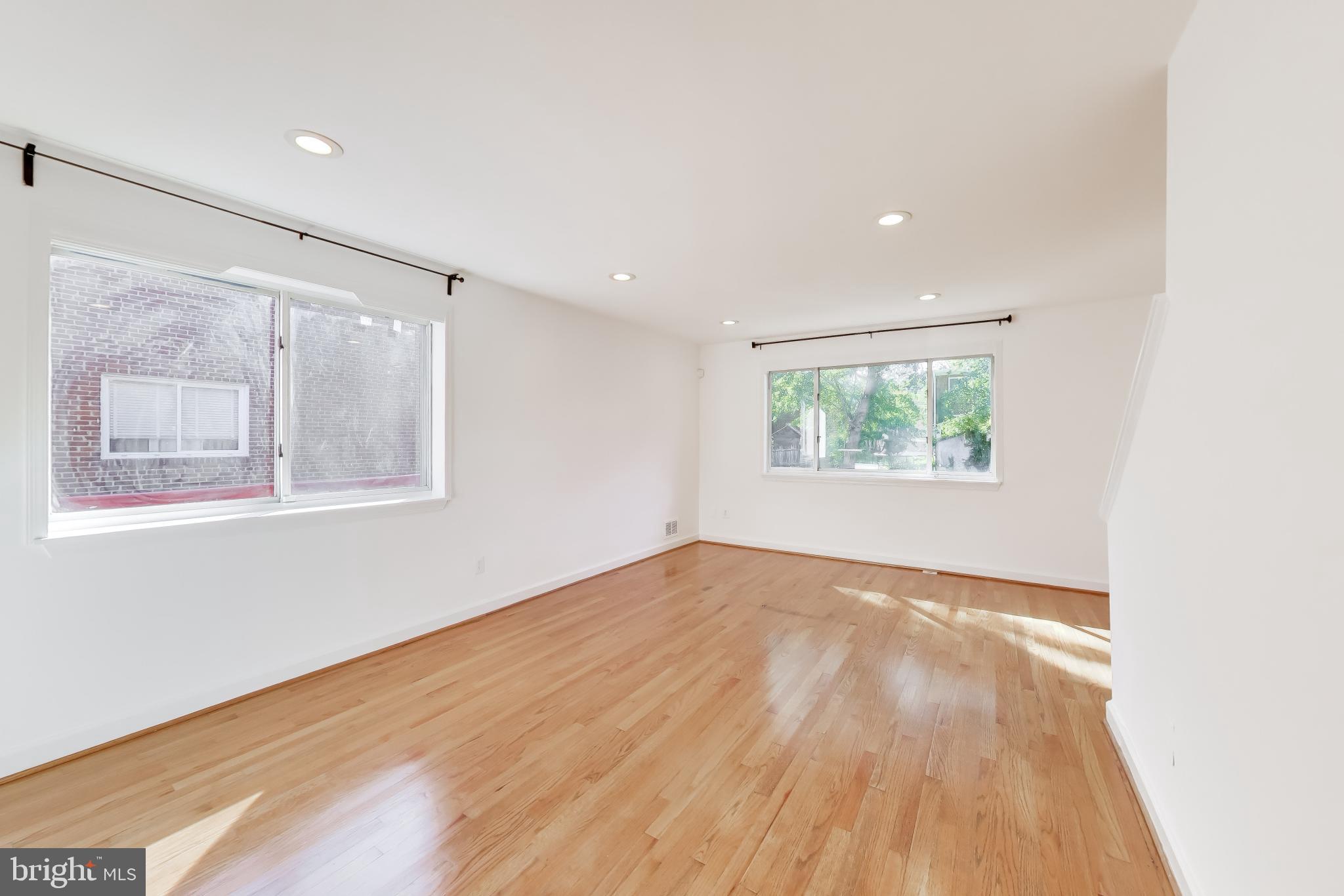 OXON HILL - Residential