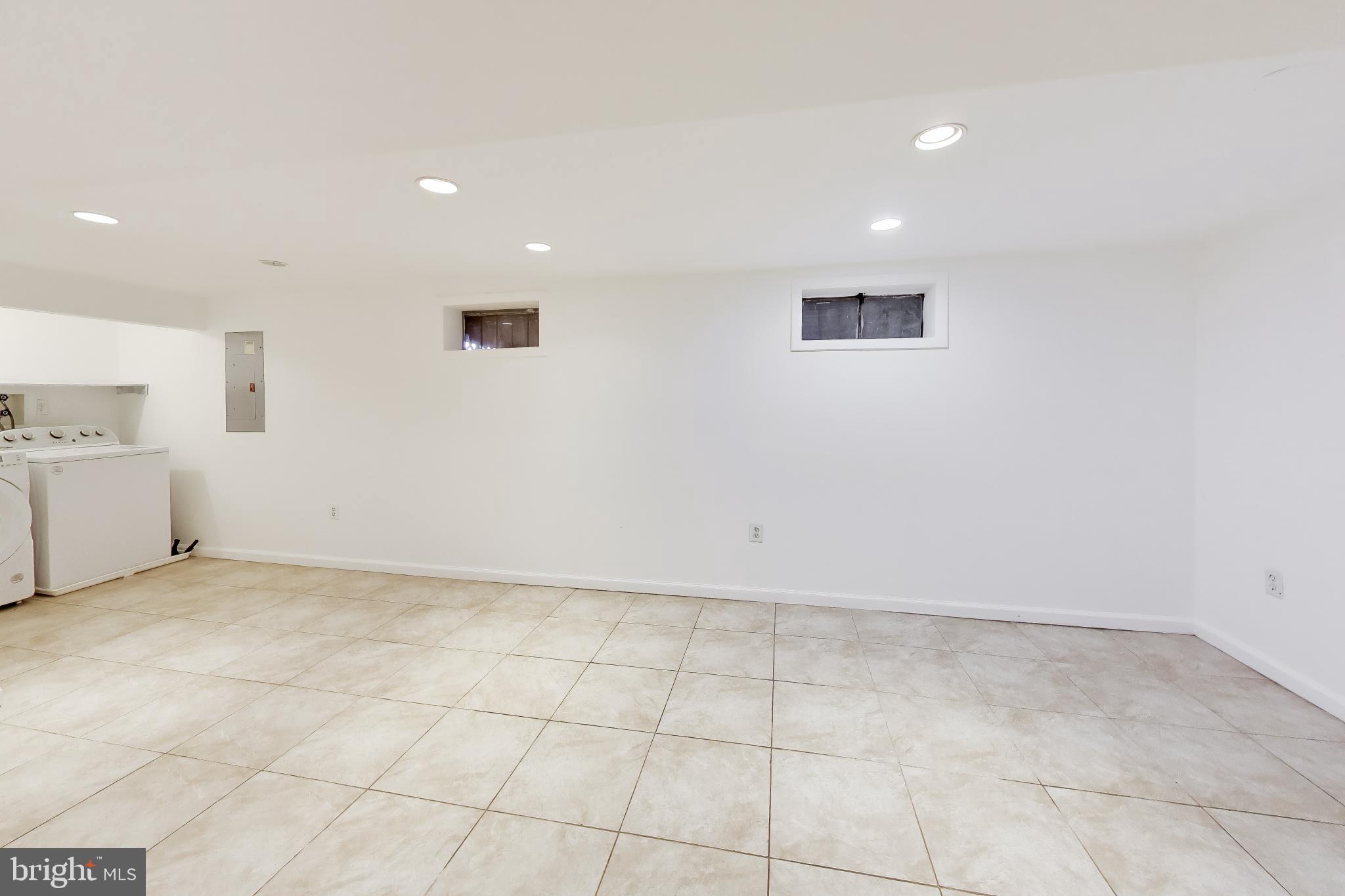 OXON HILL - Residential