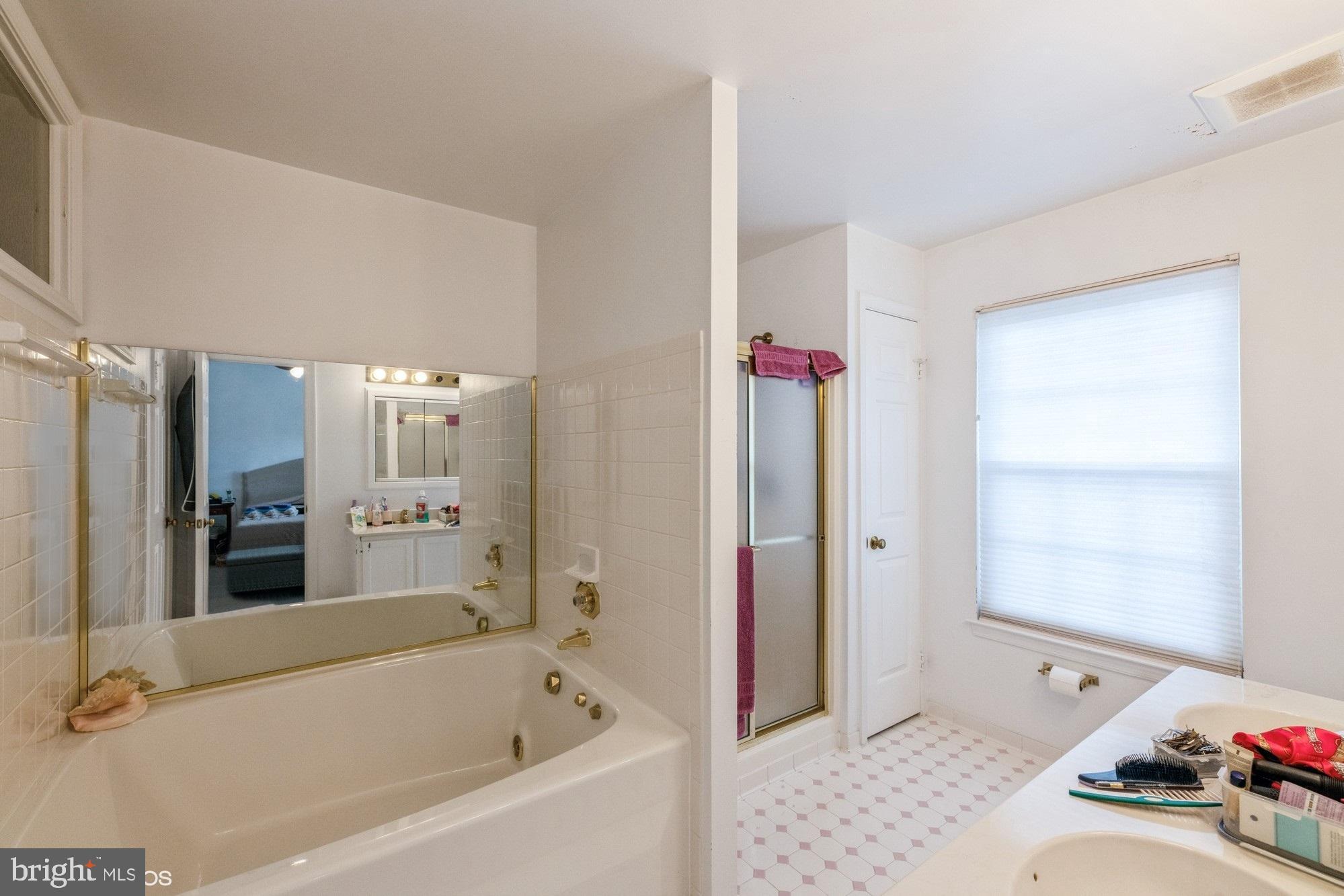 MIRROR RIDGE - Residential