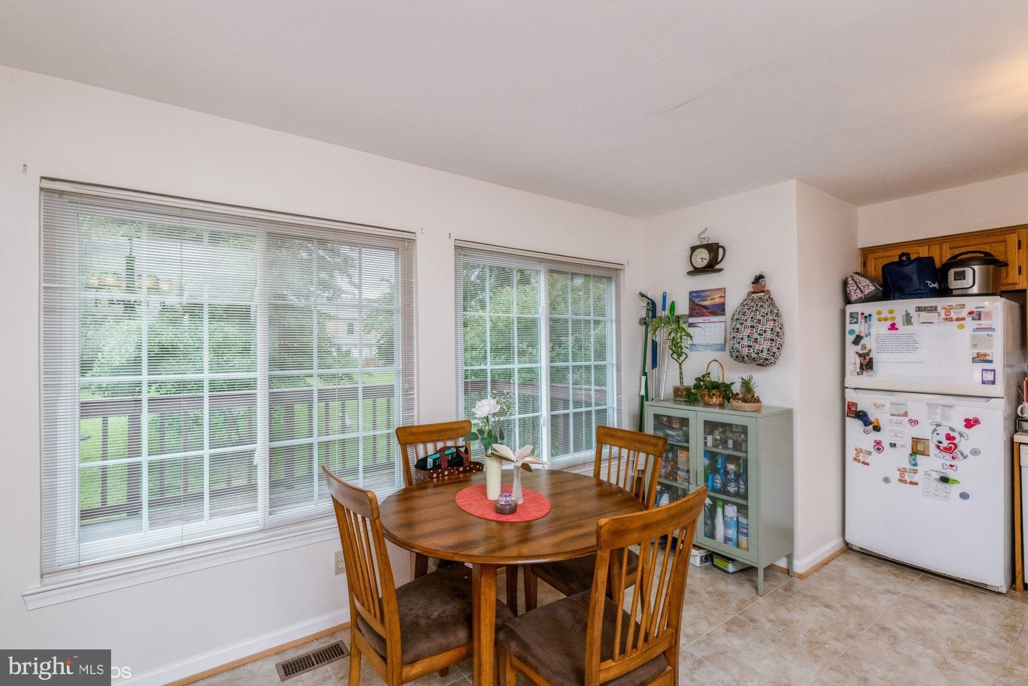 MIRROR RIDGE - Residential