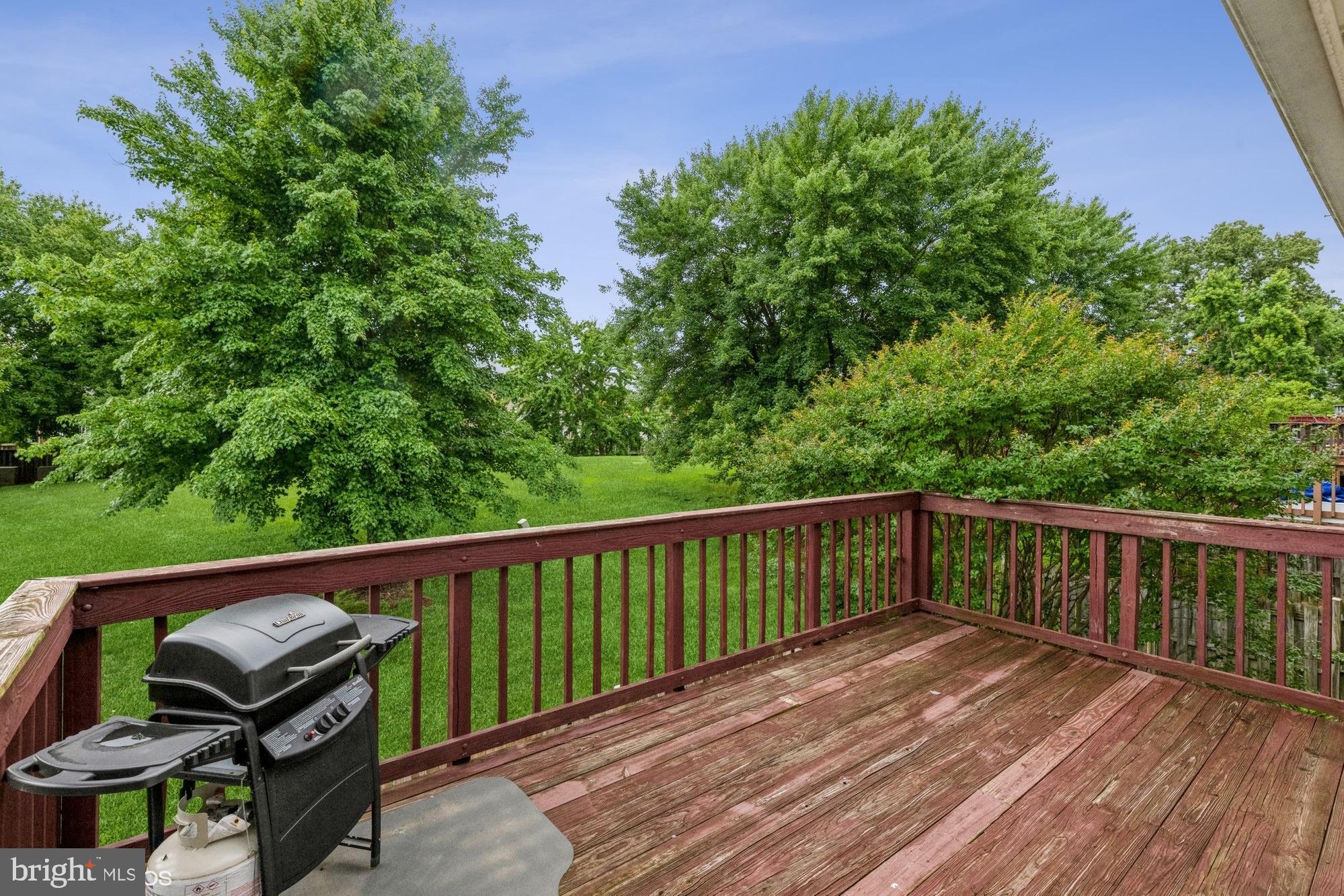 MIRROR RIDGE - Residential