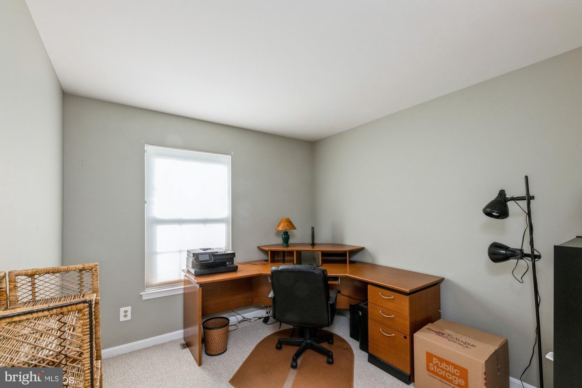 MIRROR RIDGE - Residential