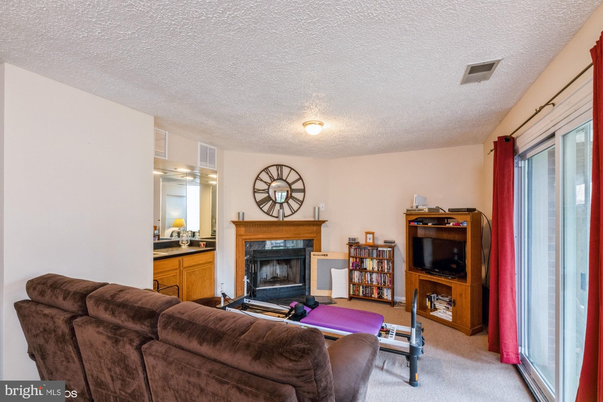 MIRROR RIDGE - Residential