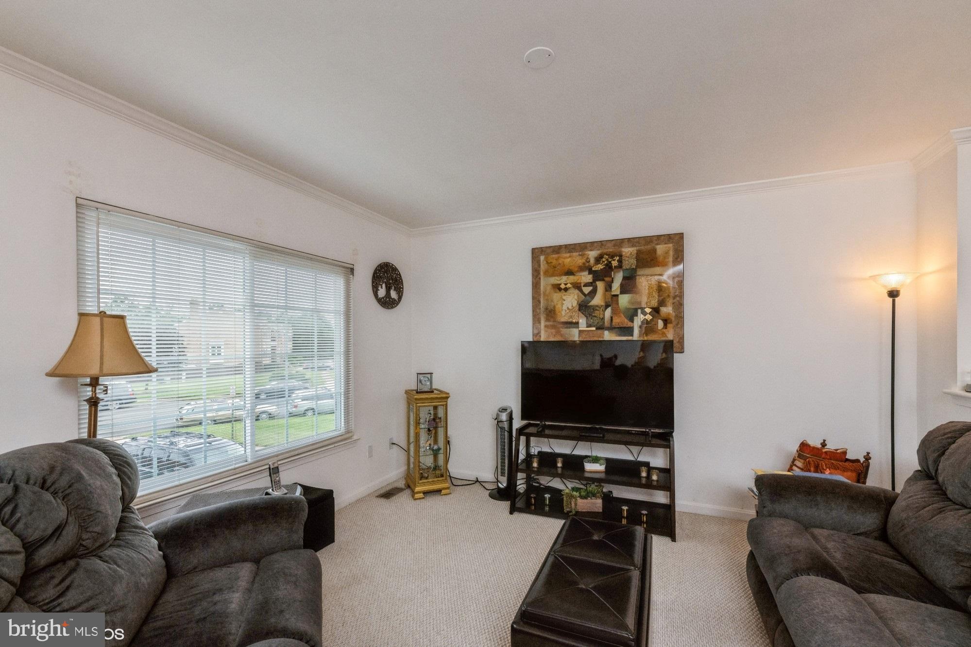 MIRROR RIDGE - Residential