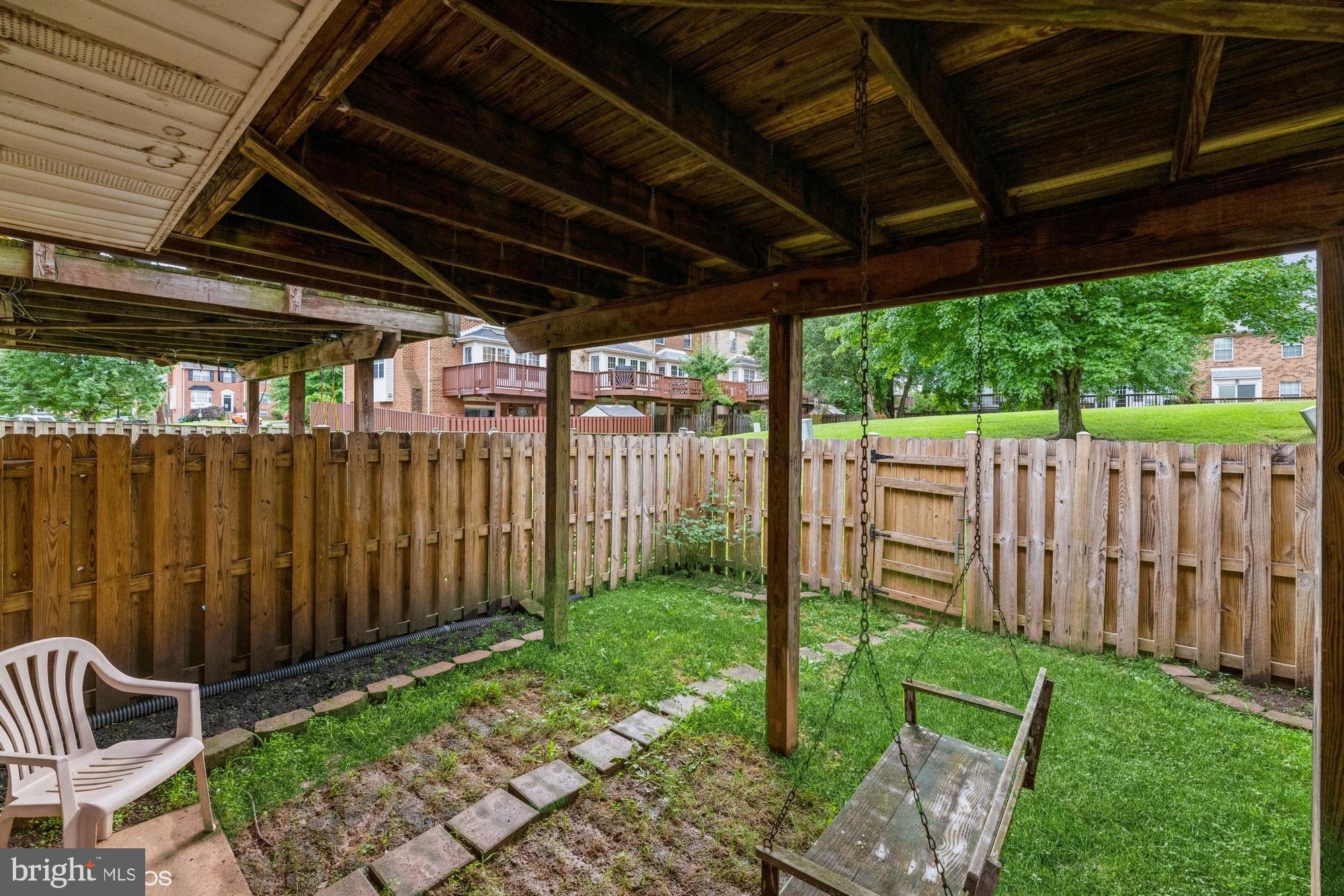 MIRROR RIDGE - Residential