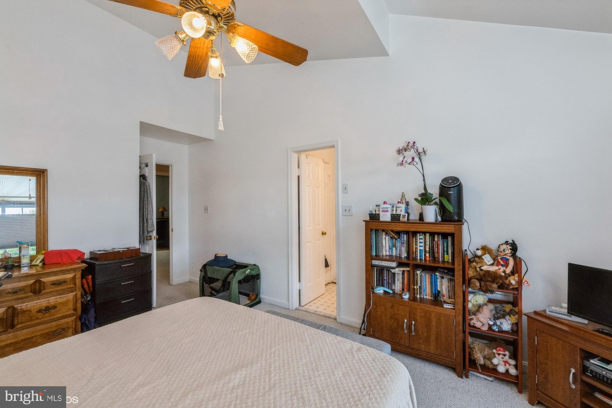 MIRROR RIDGE - Residential