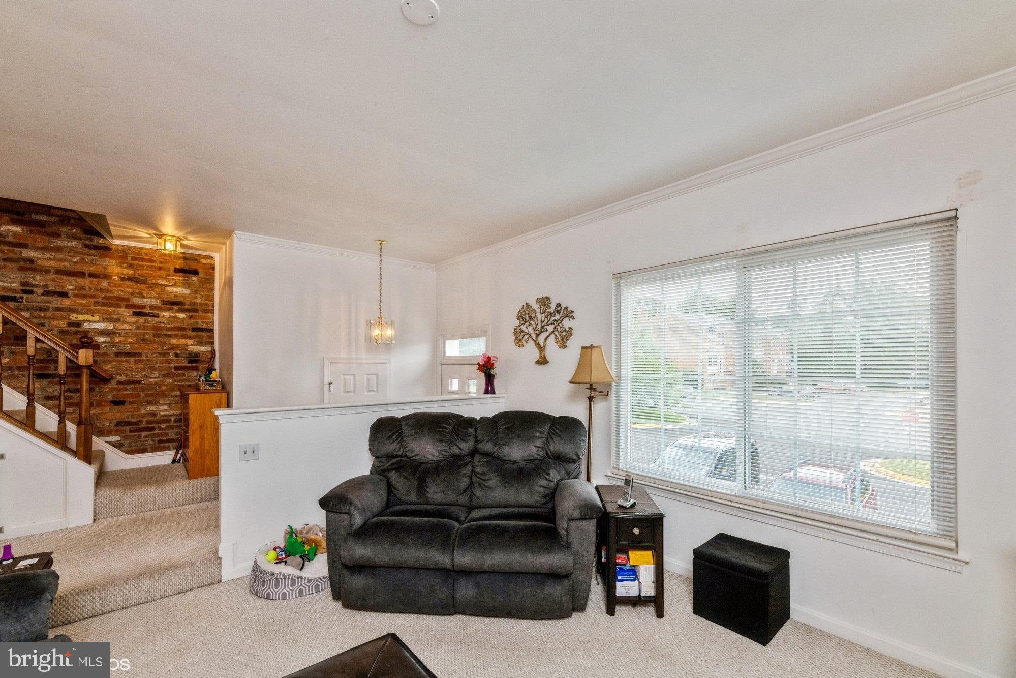 MIRROR RIDGE - Residential