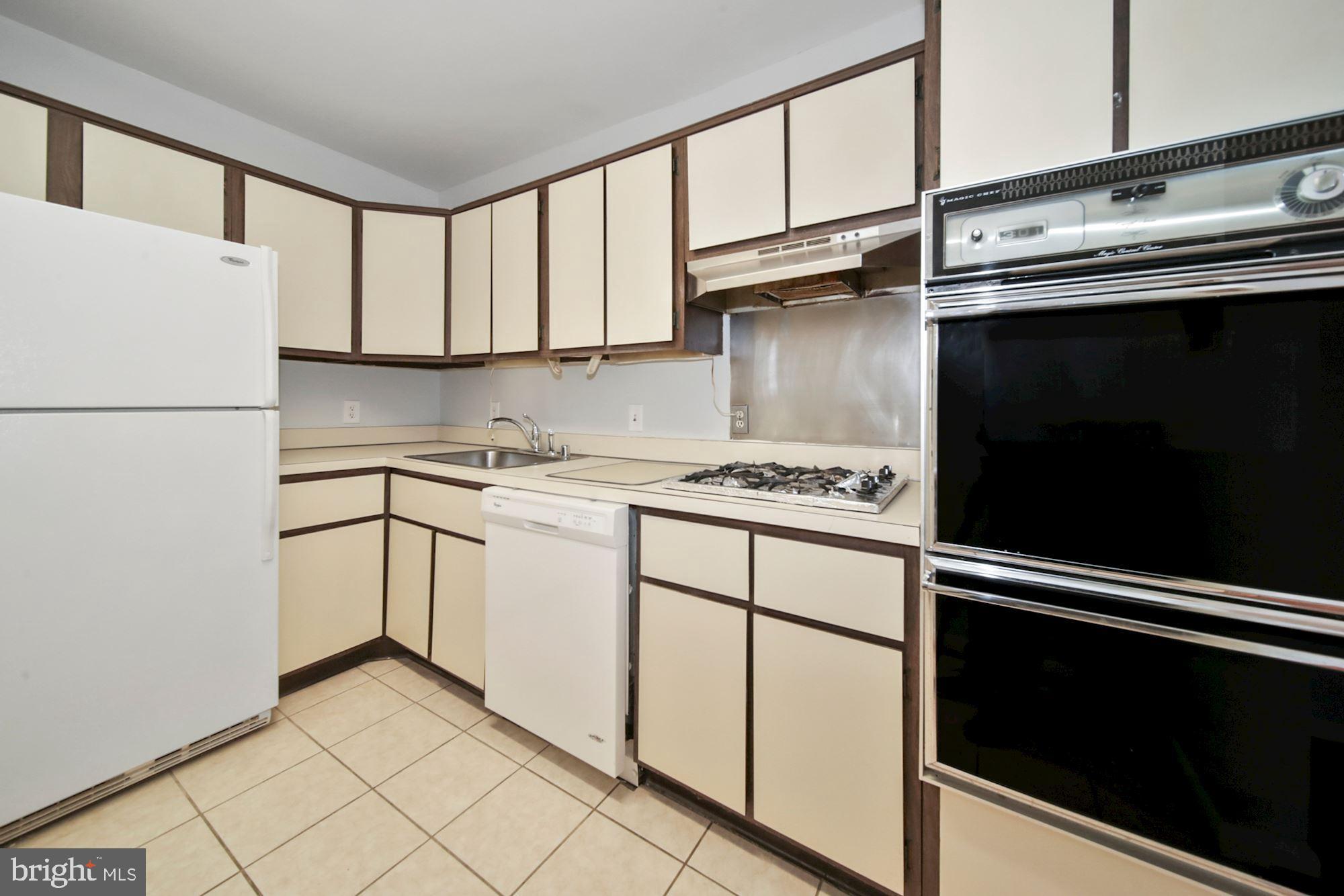 THE KENWOOD - Residential