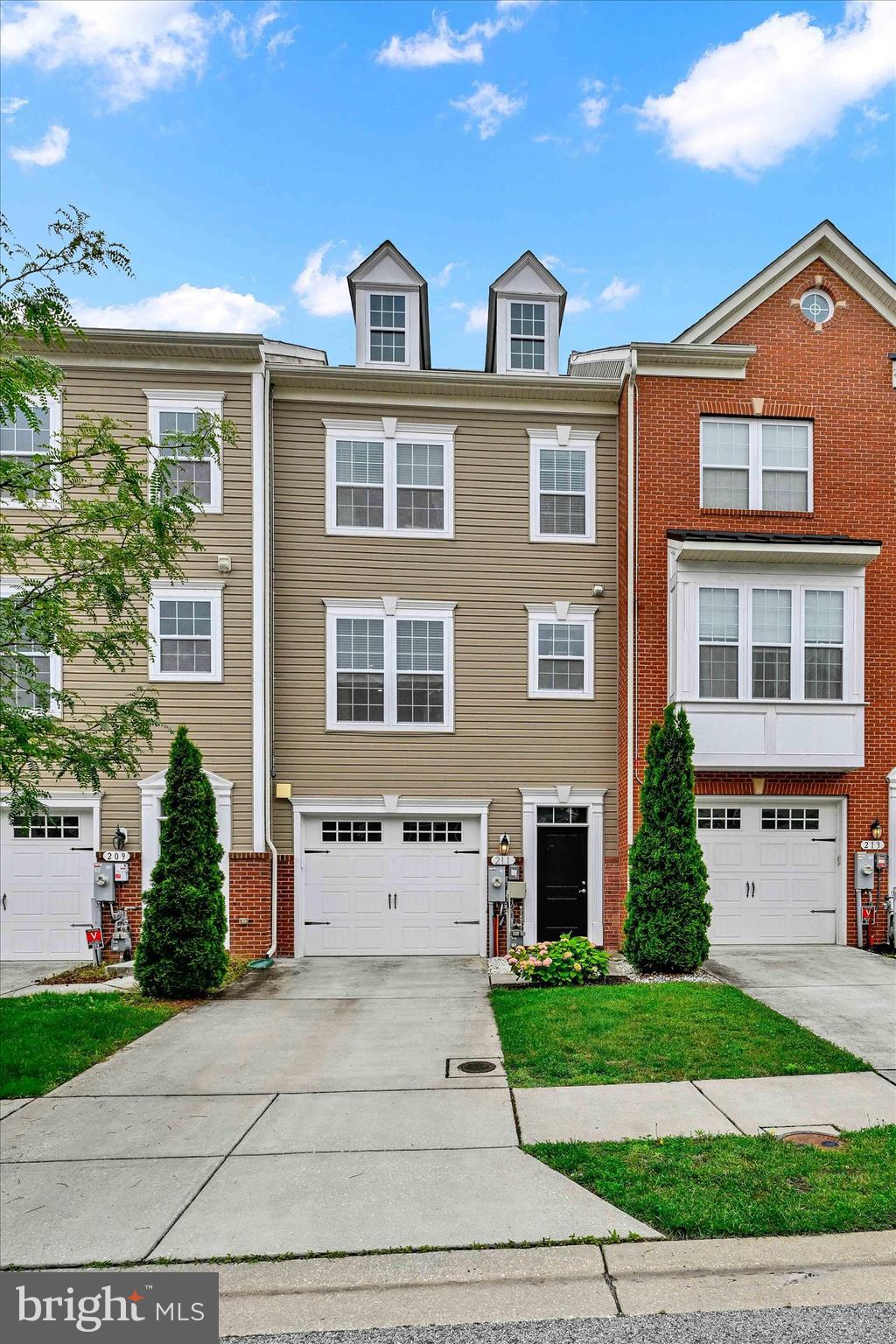 211 CLEAR SKY WAY