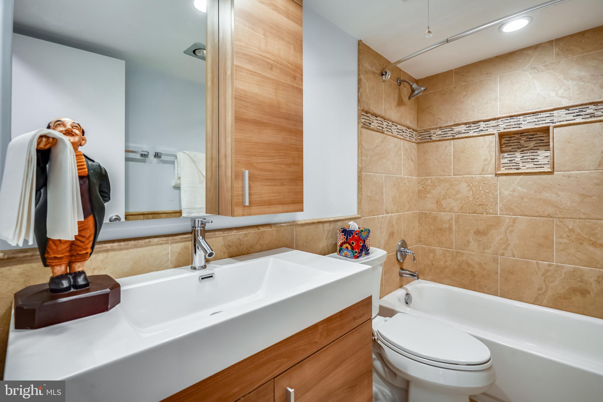 REGENCY AT MCLEAN - Residential