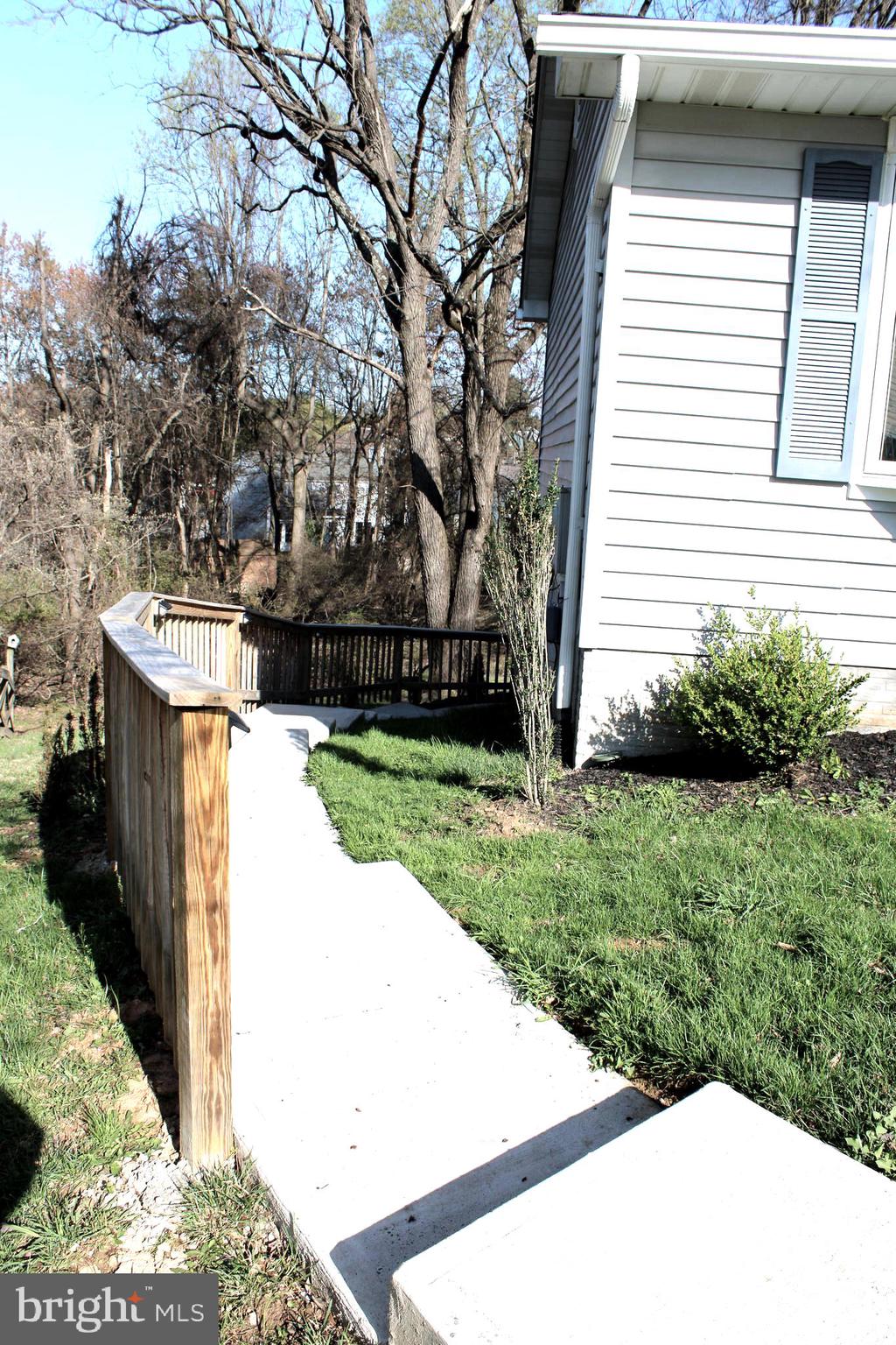 17 ROZINA COURT