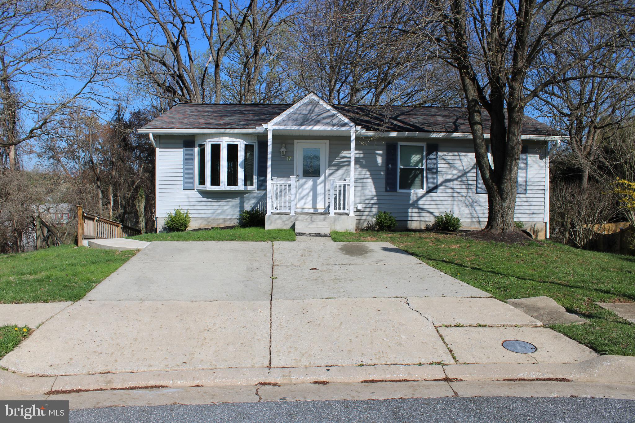 17 ROZINA COURT