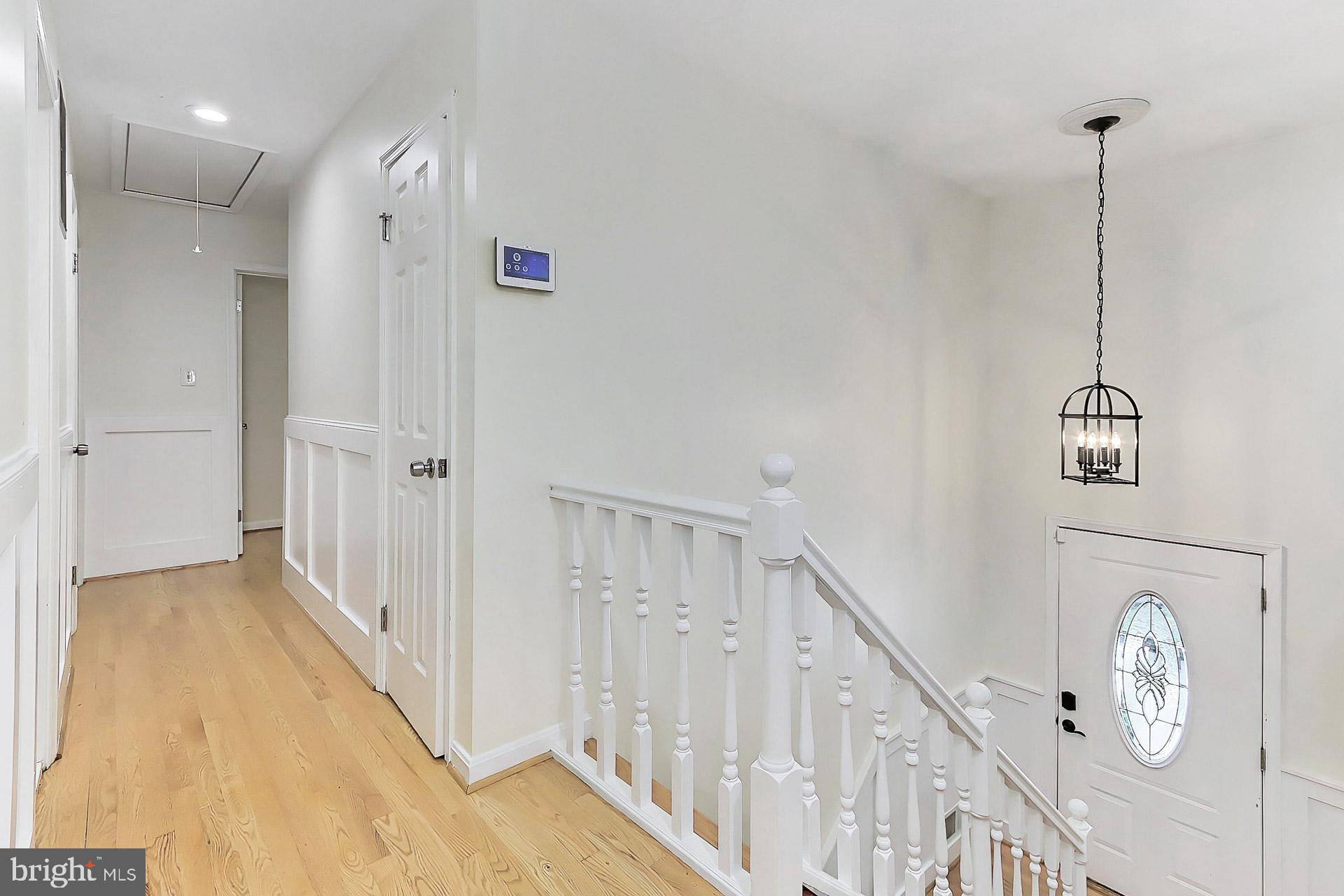 COUNTRY CLUB HILLS - Residential Lease