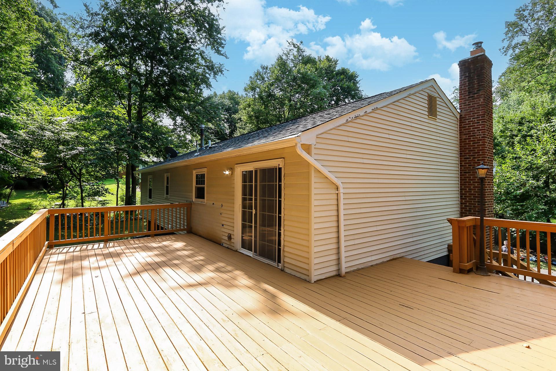 COUNTRY CLUB HILLS - Residential Lease