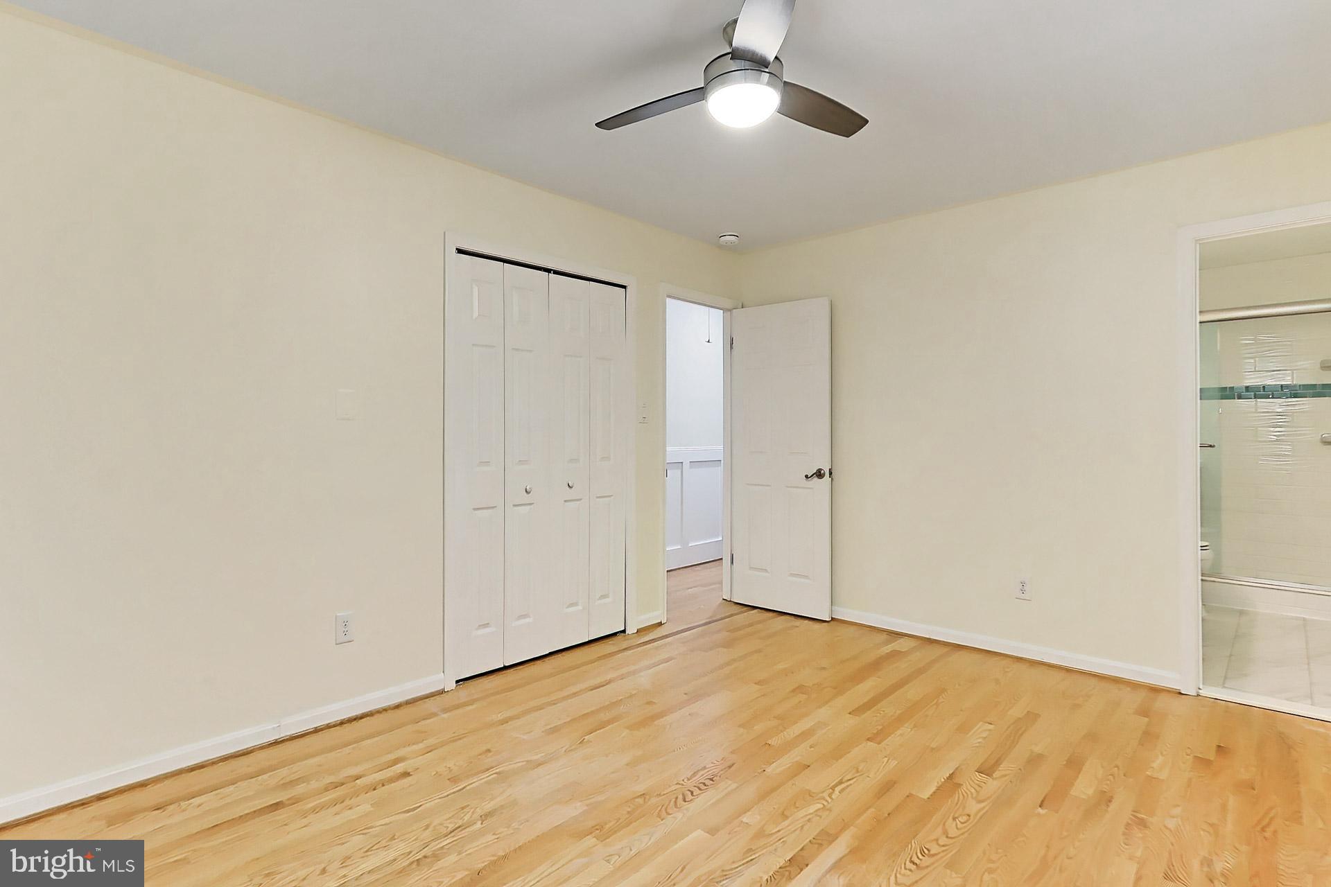 COUNTRY CLUB HILLS - Residential Lease