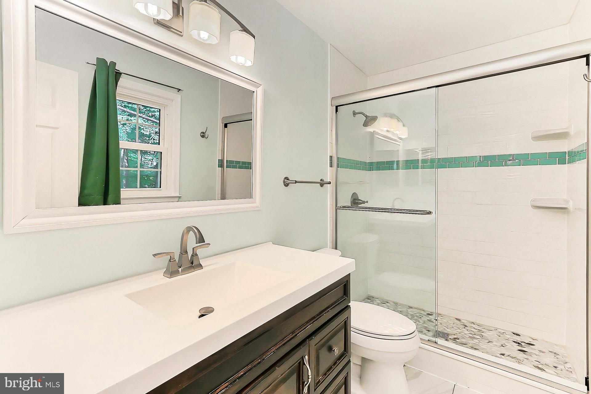 COUNTRY CLUB HILLS - Residential Lease