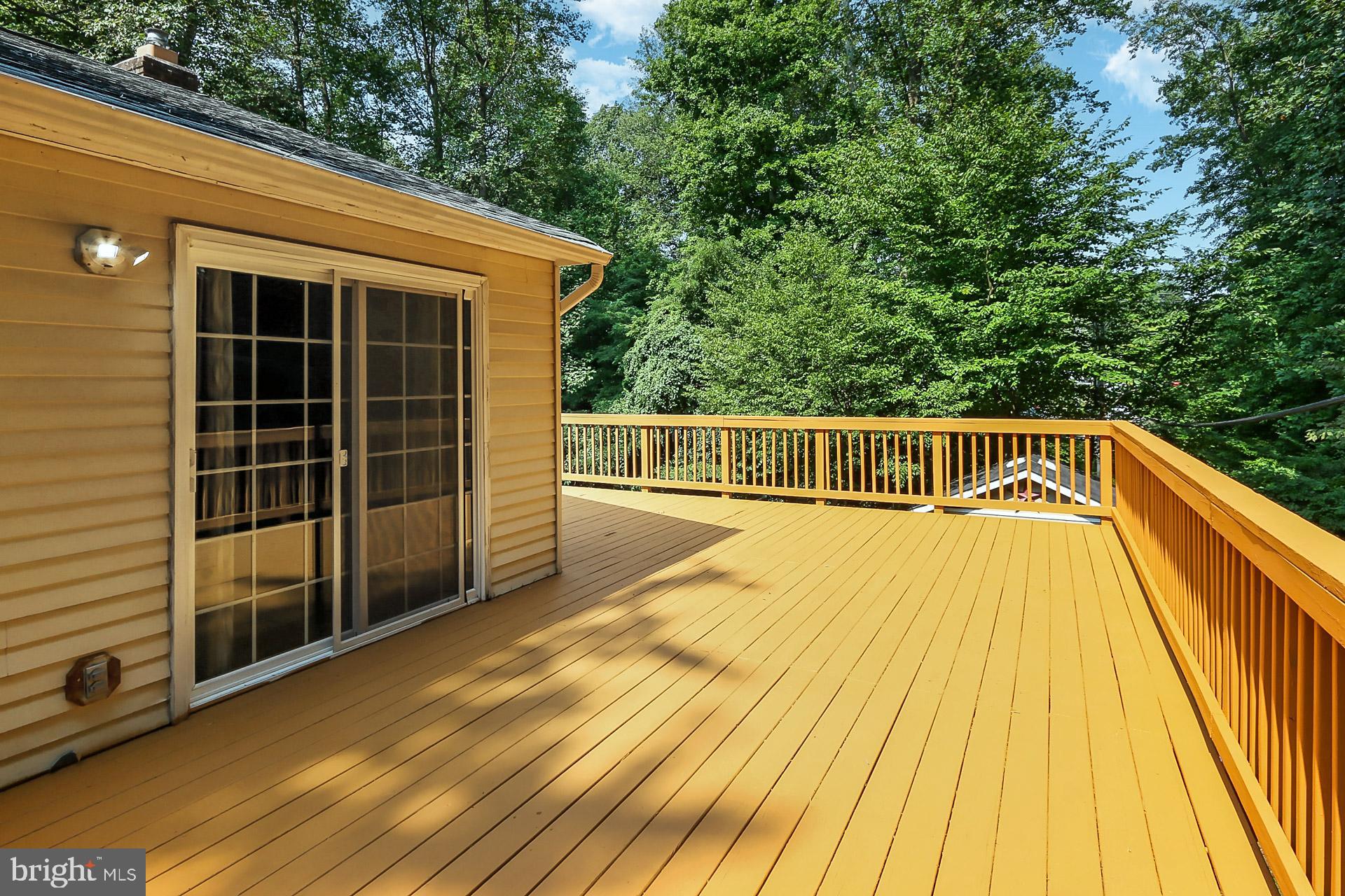 COUNTRY CLUB HILLS - Residential Lease