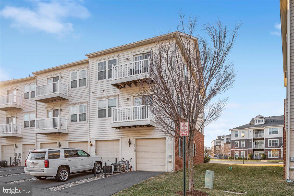 ARCOLA TOWN CENTER CONDO - Residential