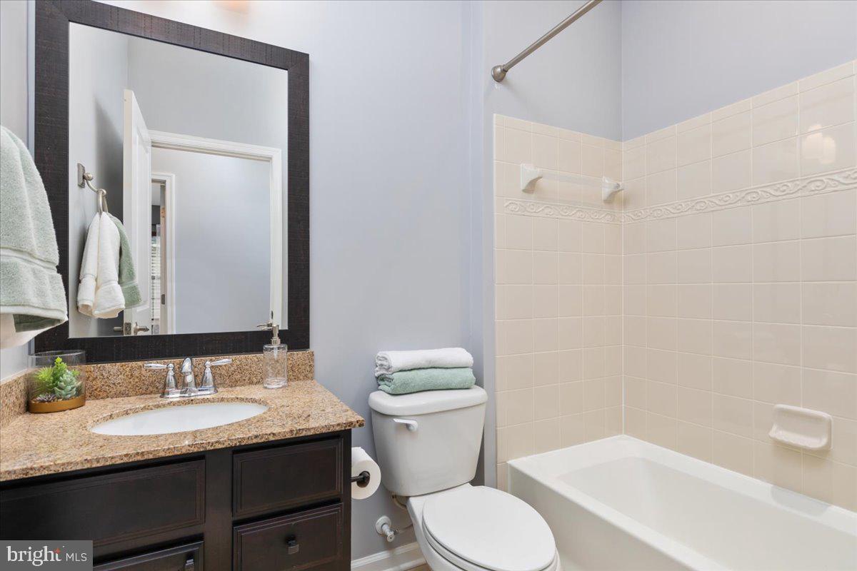 ARCOLA TOWN CENTER CONDO - Residential