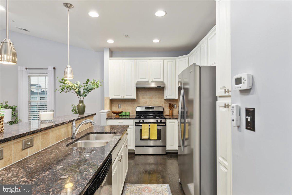 ARCOLA TOWN CENTER CONDO - Residential