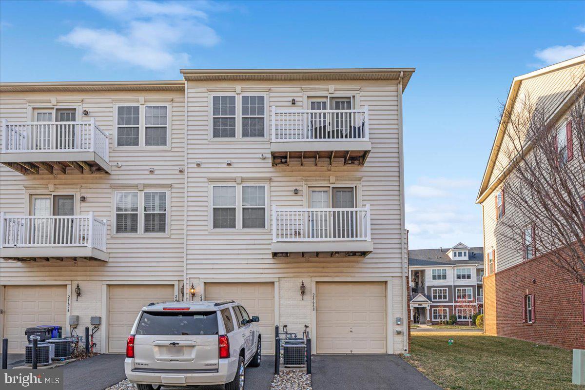 ARCOLA TOWN CENTER CONDO - Residential