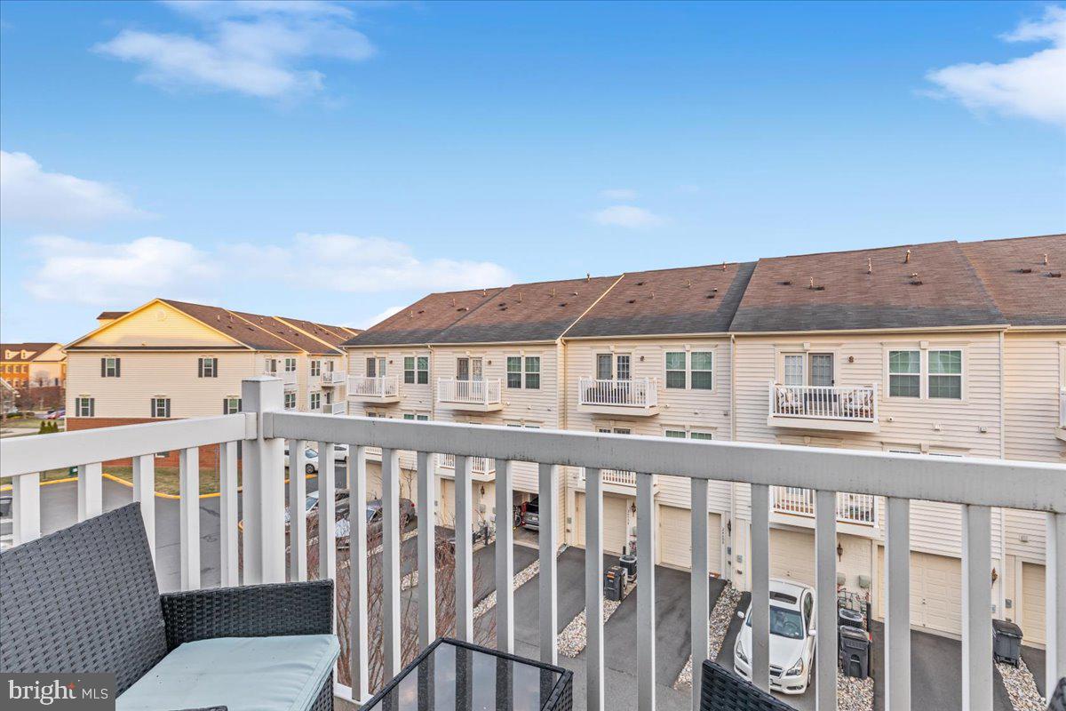ARCOLA TOWN CENTER CONDO - Residential