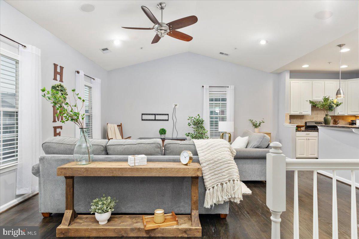 ARCOLA TOWN CENTER CONDO - Residential