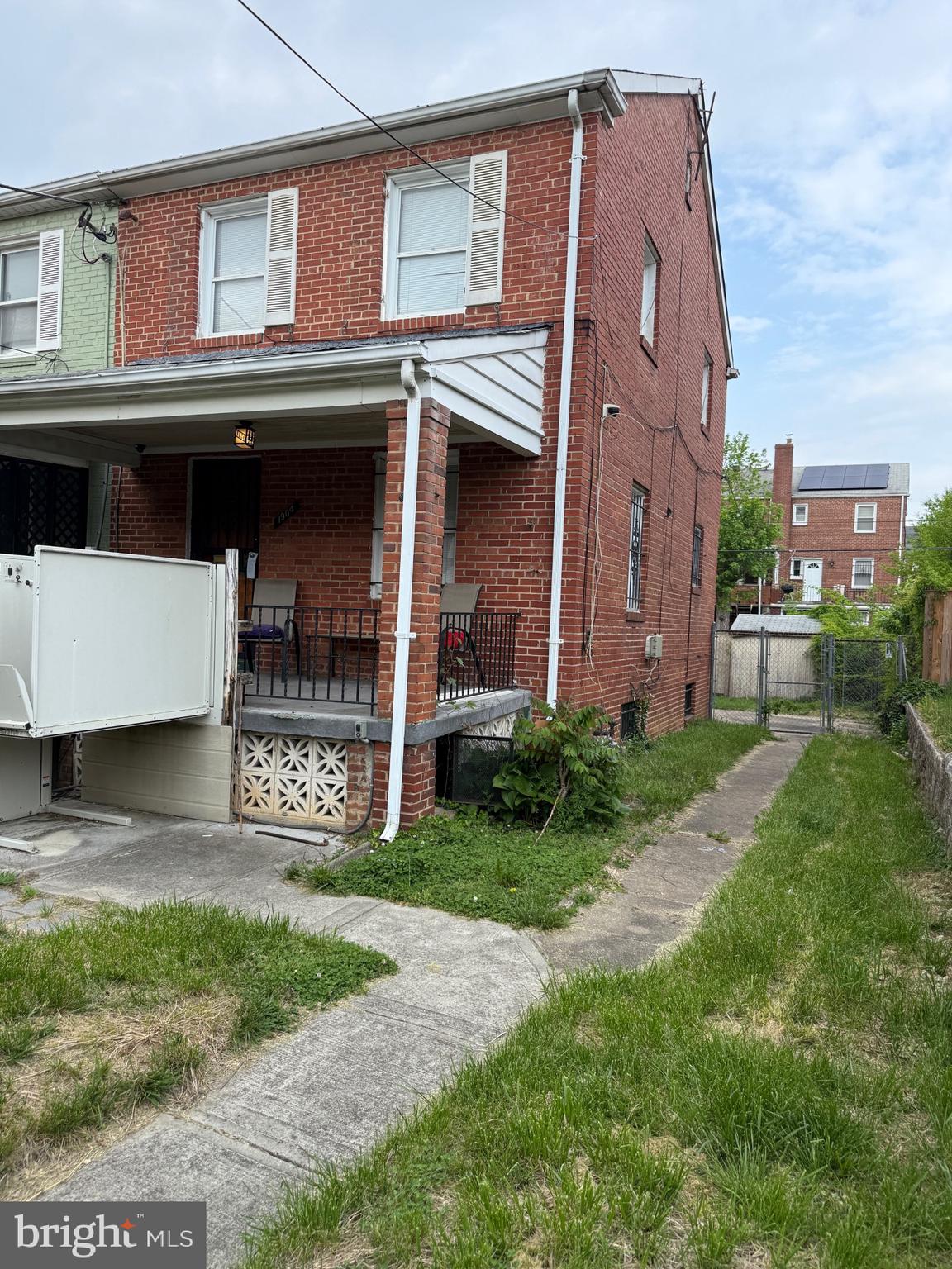 1904 U PLACE SE