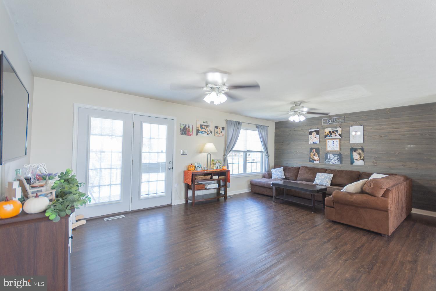 RIDGEFIELD - Residential