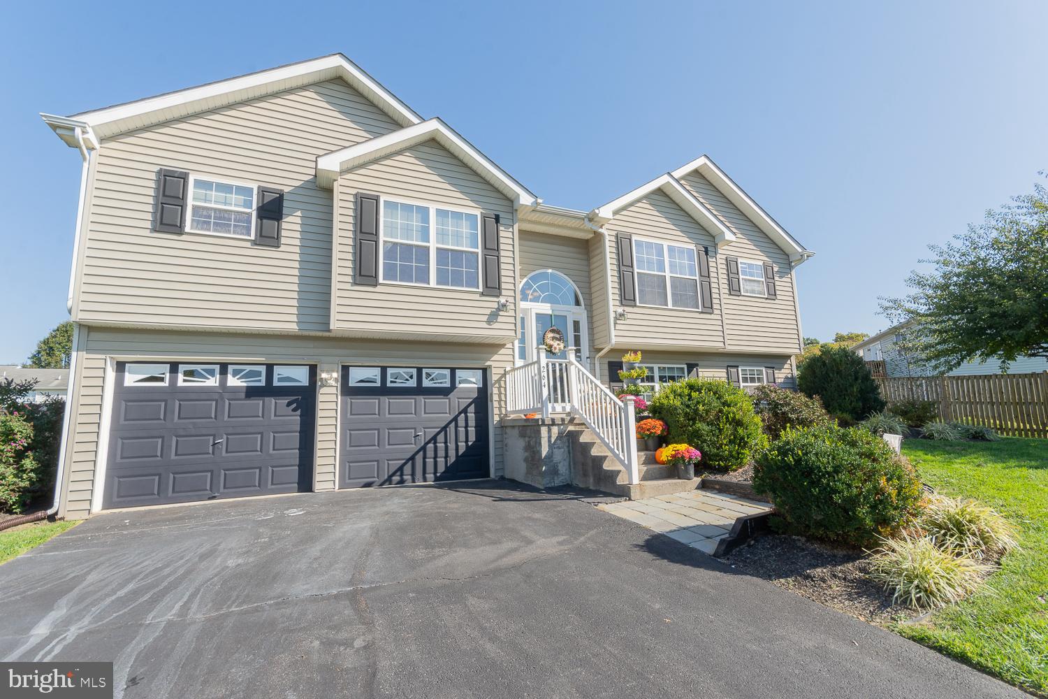 RIDGEFIELD - Residential