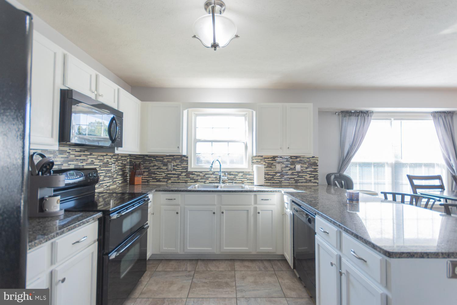 RIDGEFIELD - Residential