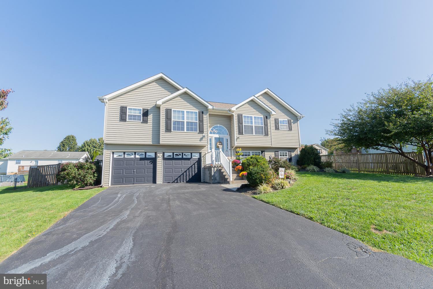 RIDGEFIELD - Residential