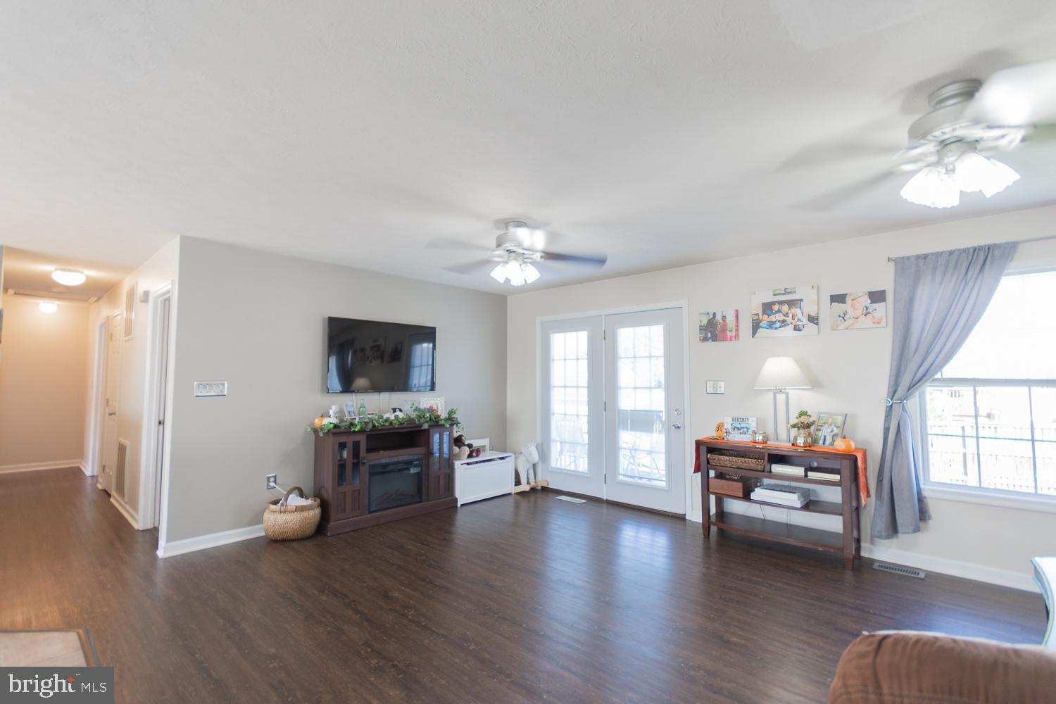 RIDGEFIELD - Residential