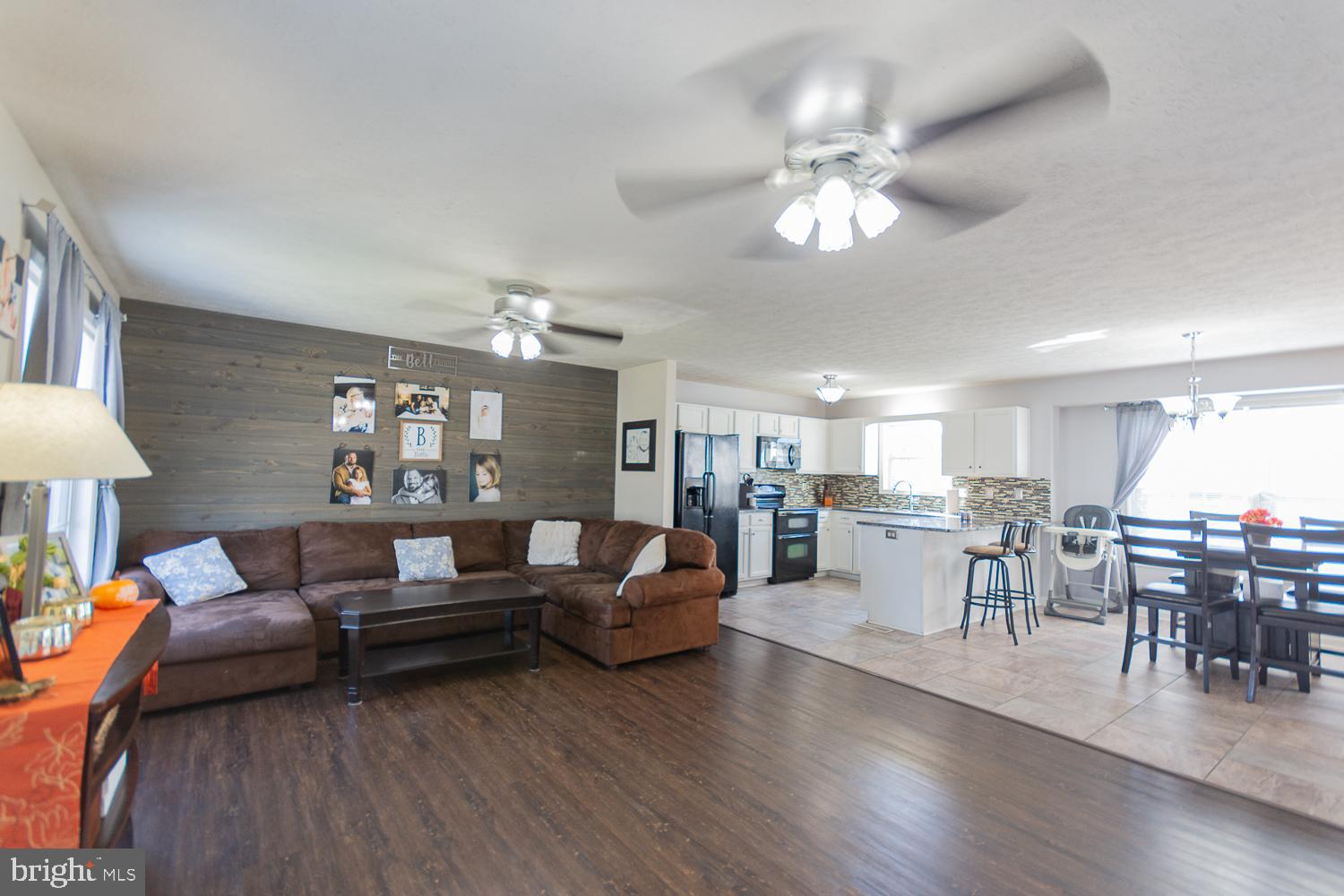 RIDGEFIELD - Residential