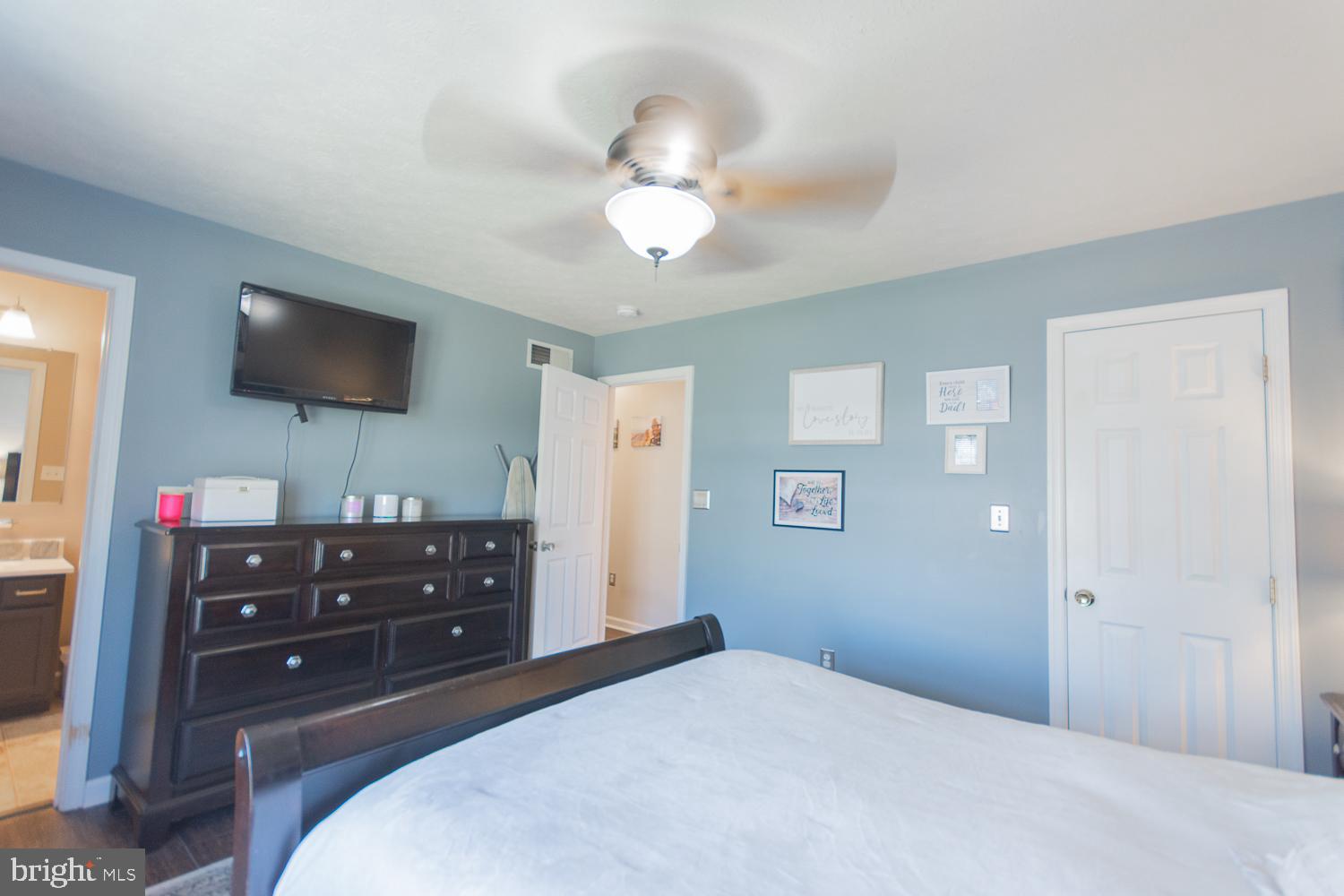 RIDGEFIELD - Residential