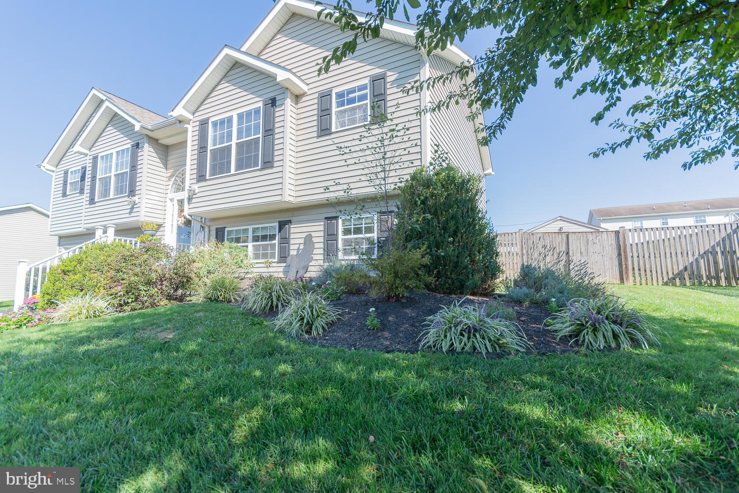 RIDGEFIELD - Residential