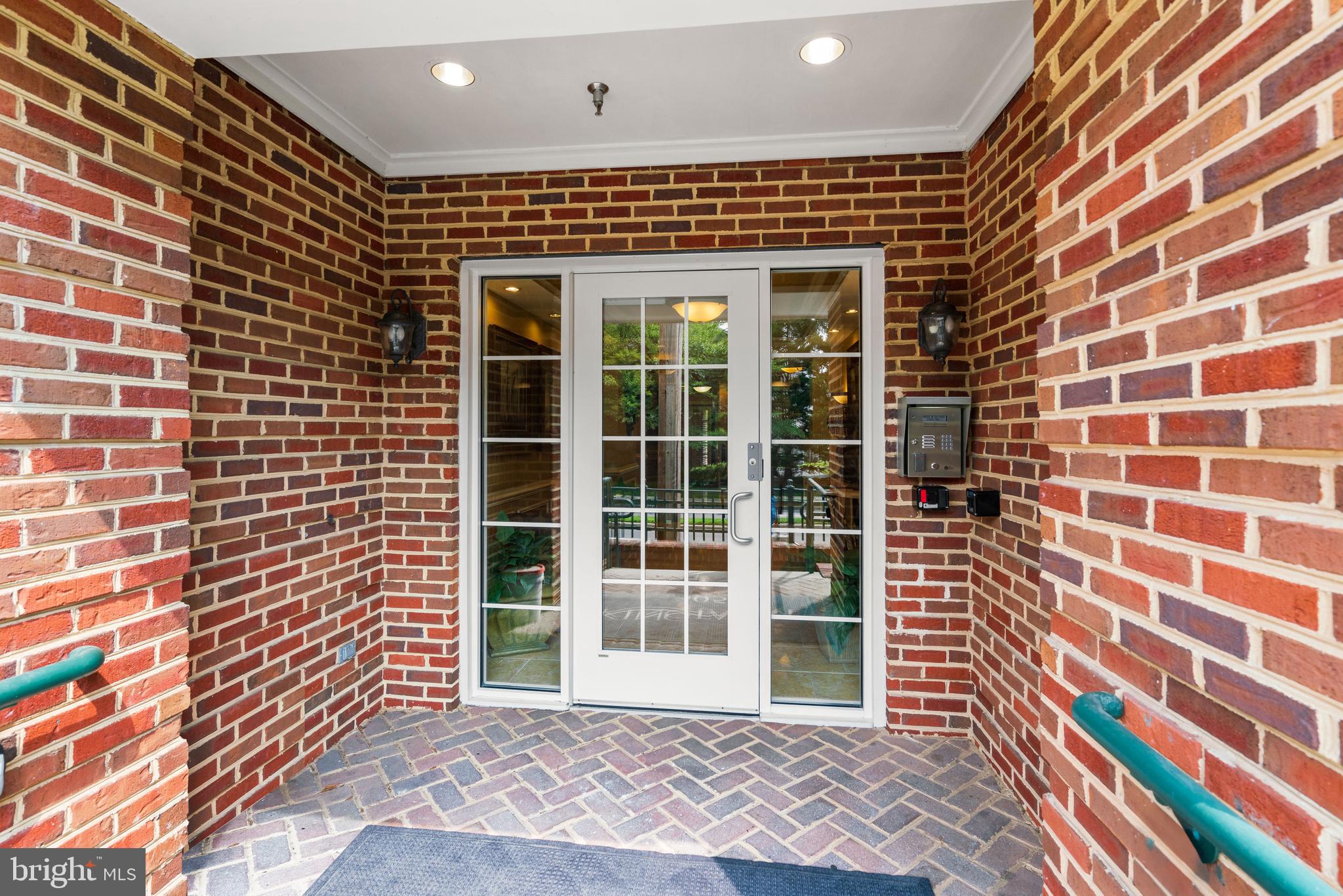 305 REDLAND BOULEVARD 301