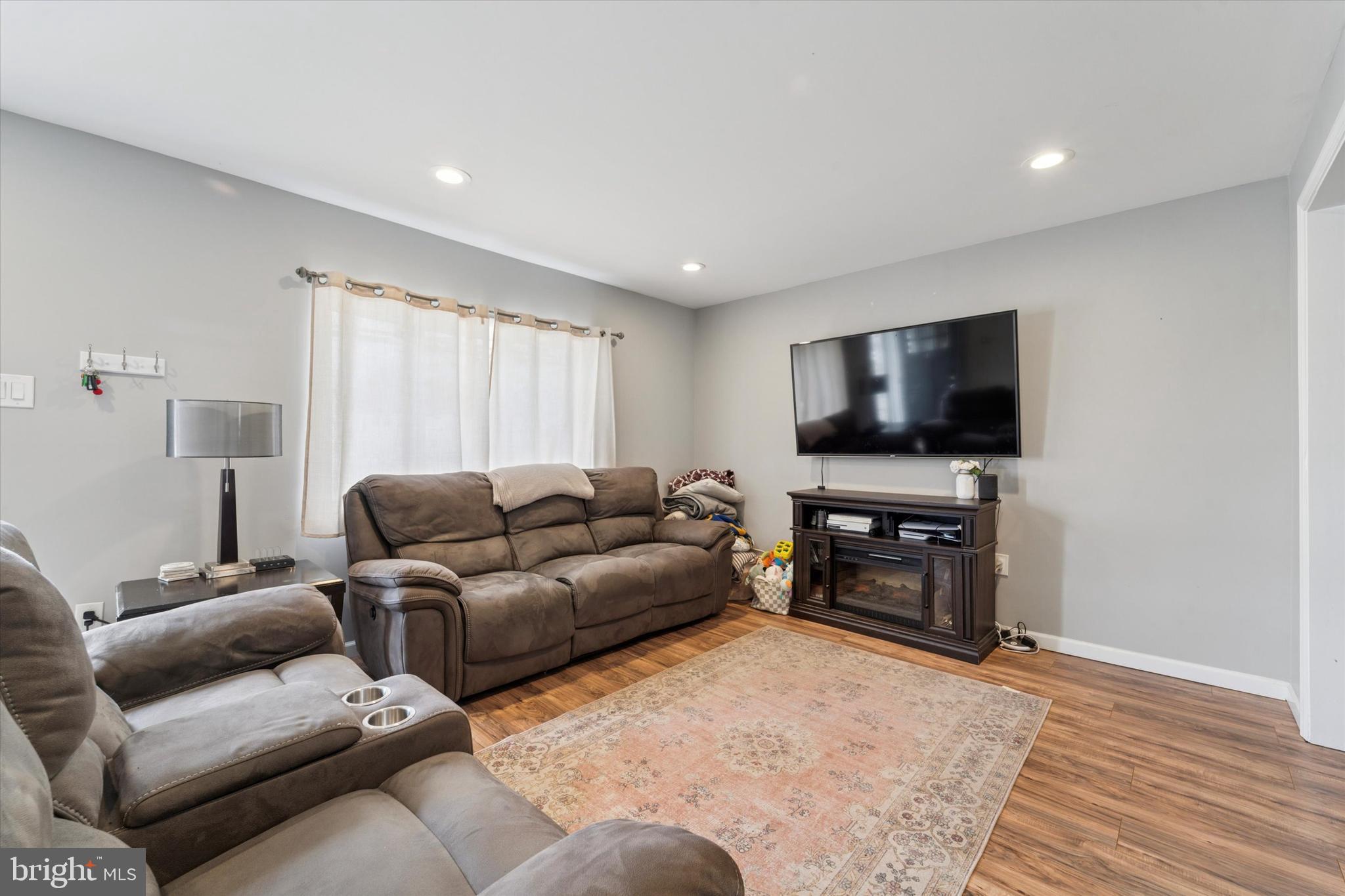 DURHAM VILLAGE - Residential