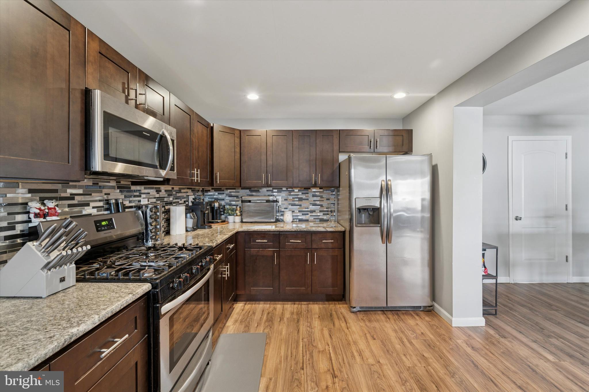 DURHAM VILLAGE - Residential