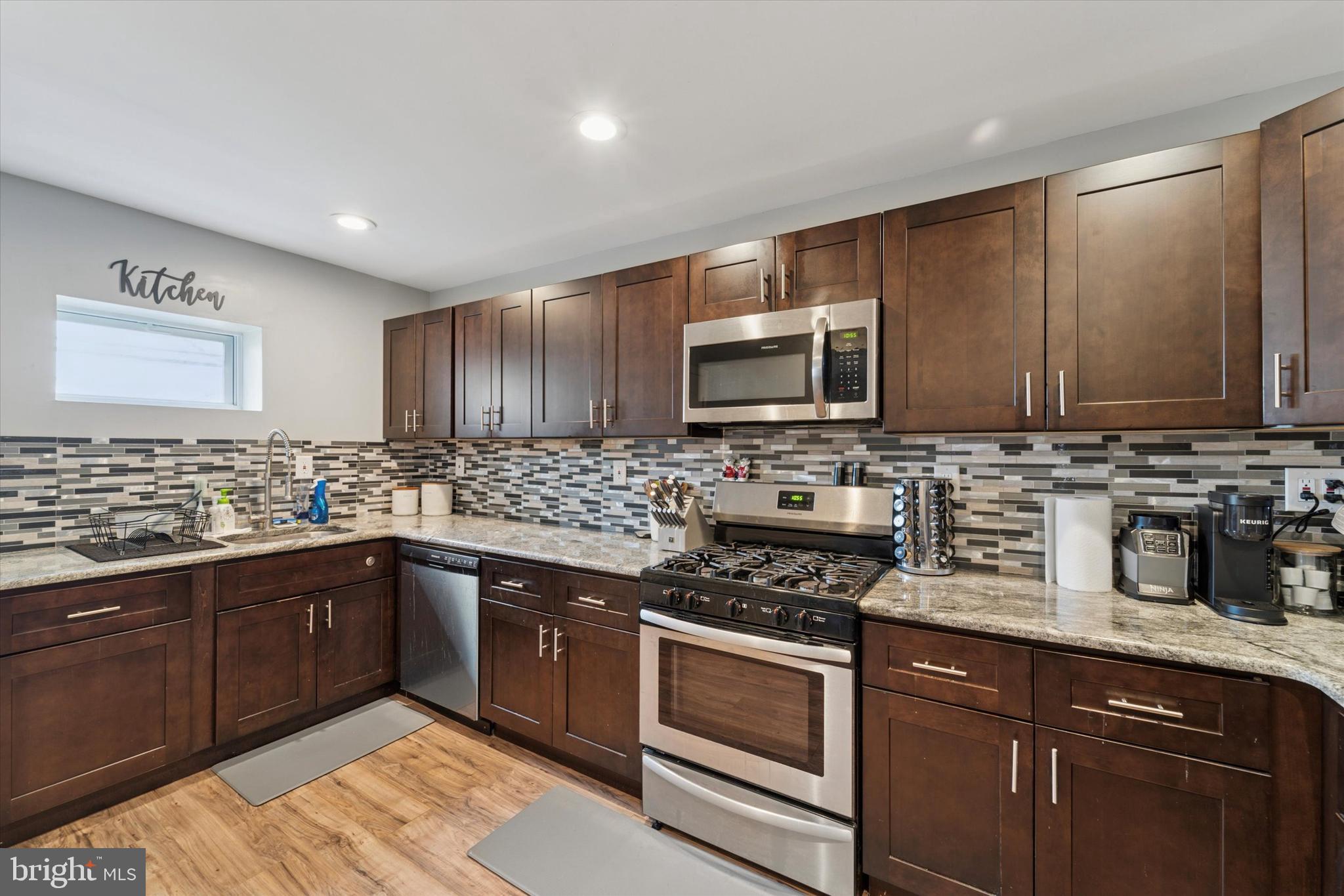 DURHAM VILLAGE - Residential