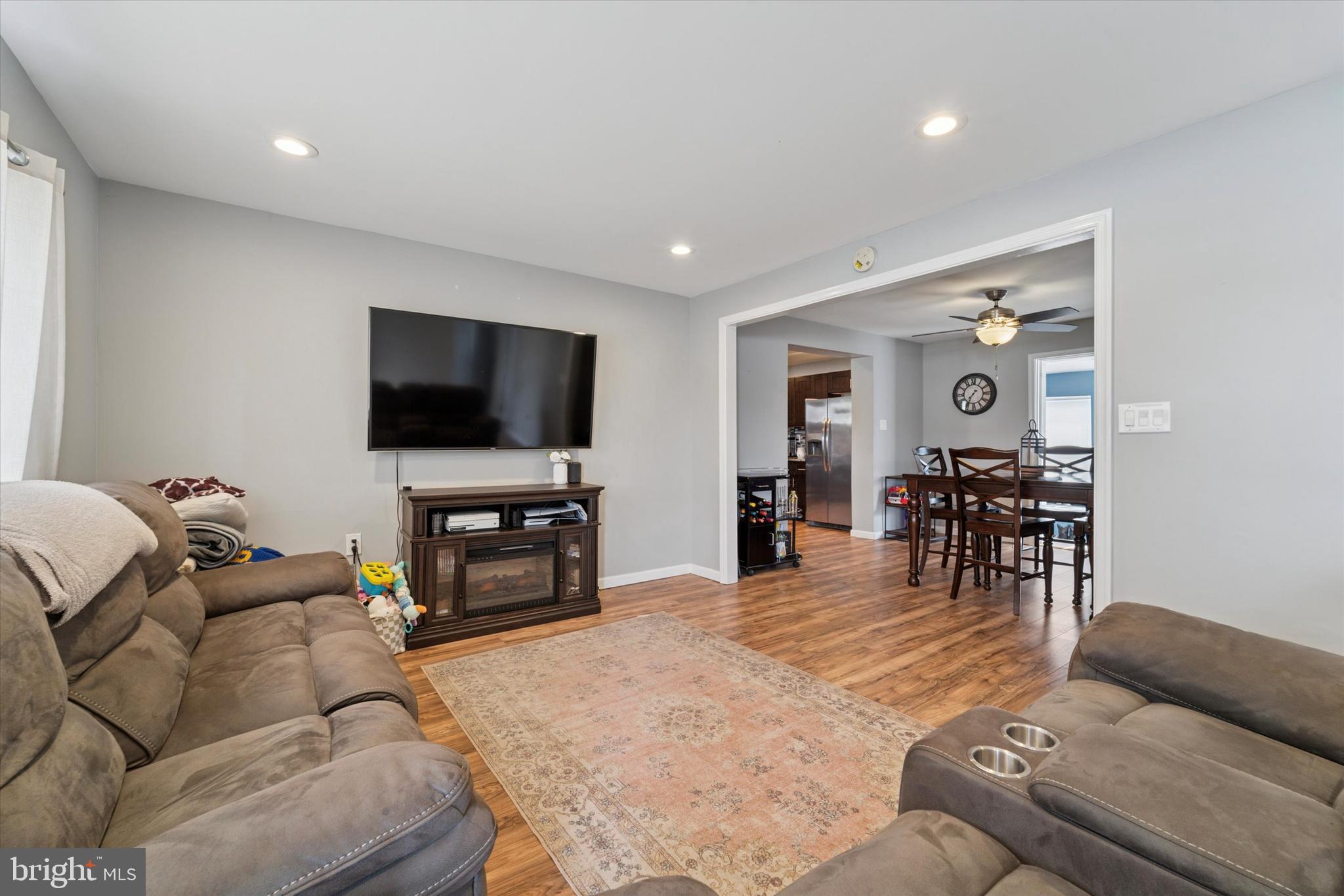 DURHAM VILLAGE - Residential