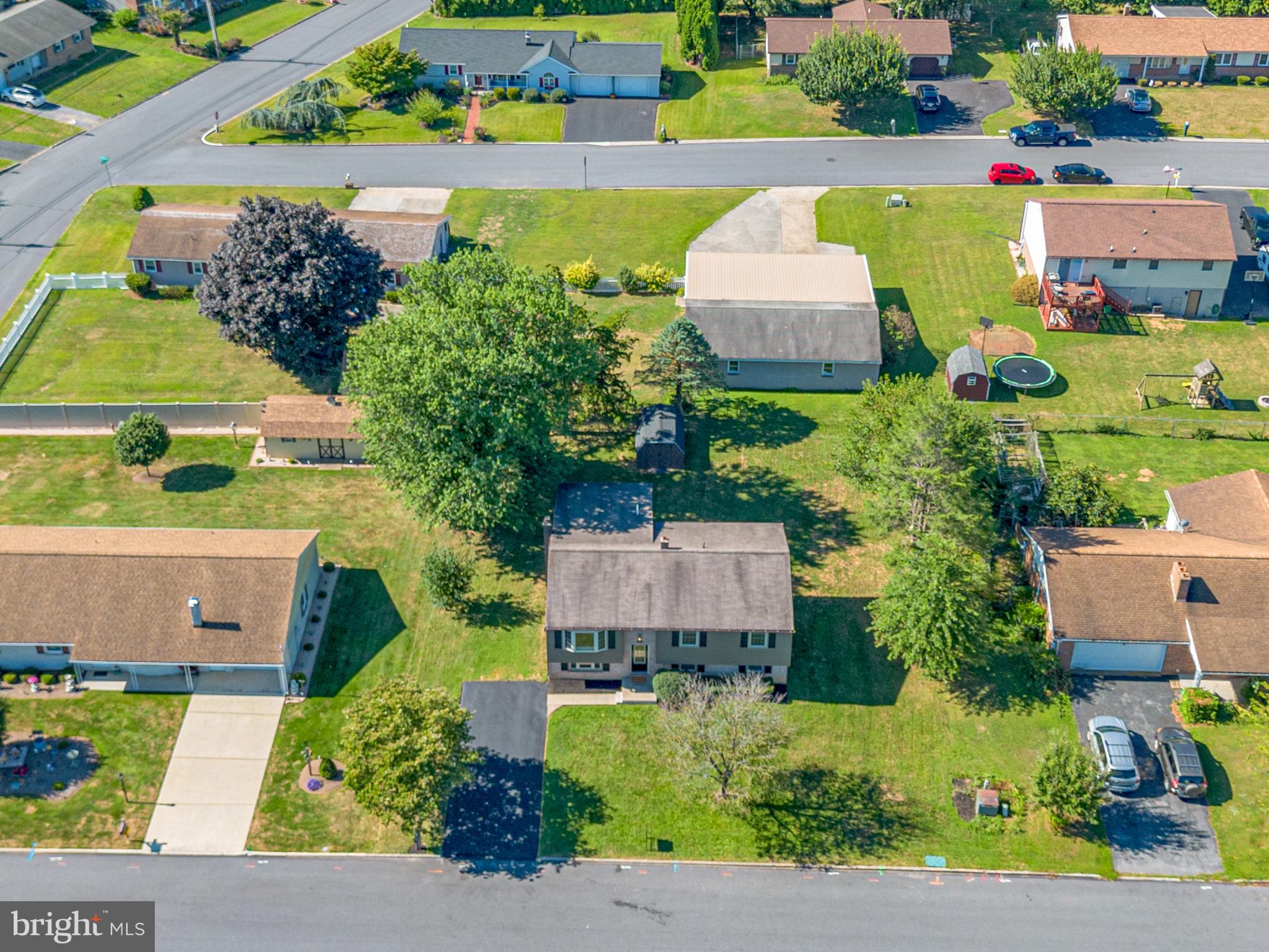 810 OAK LANE