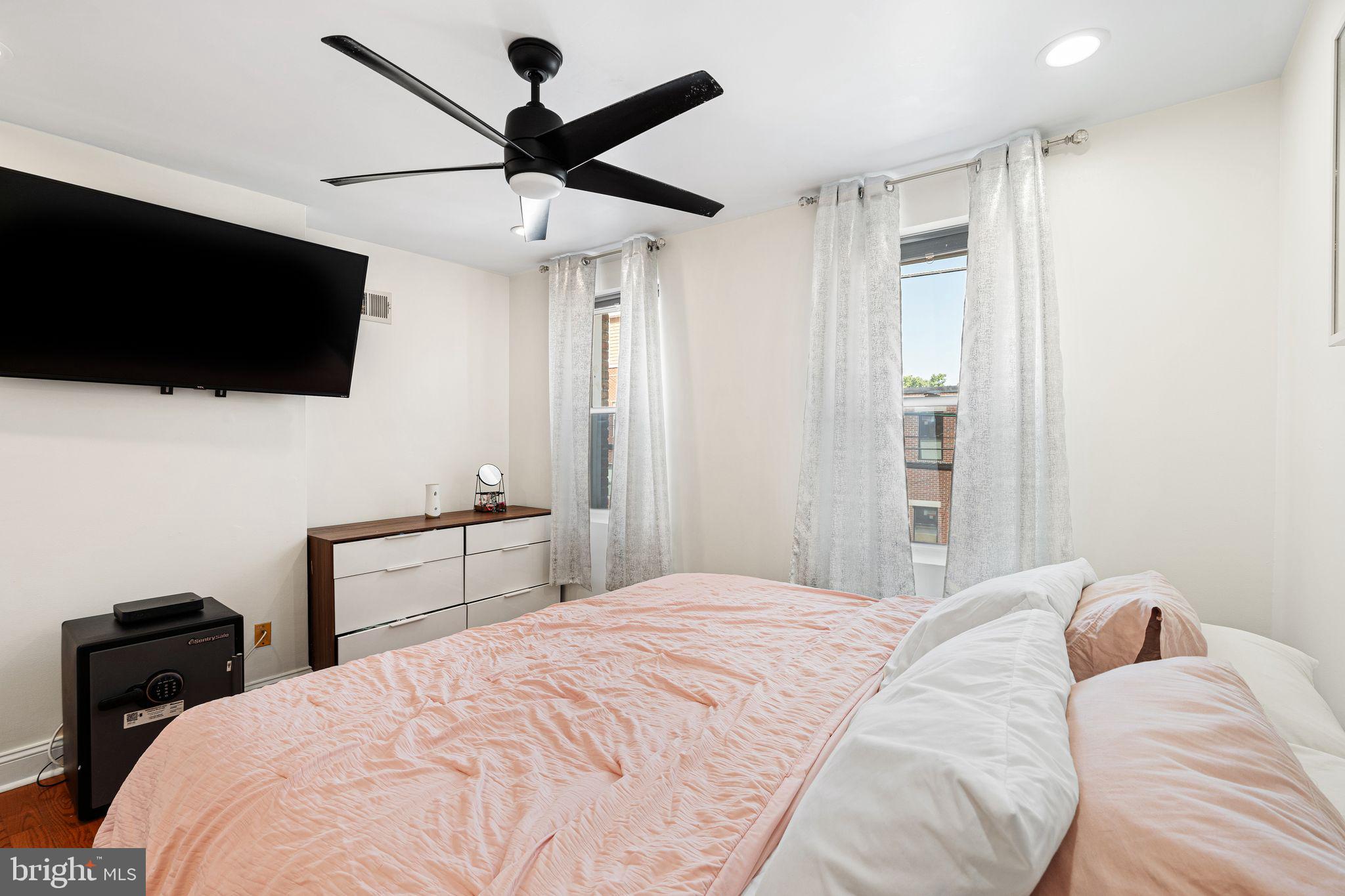 POINT BREEZE - Residential