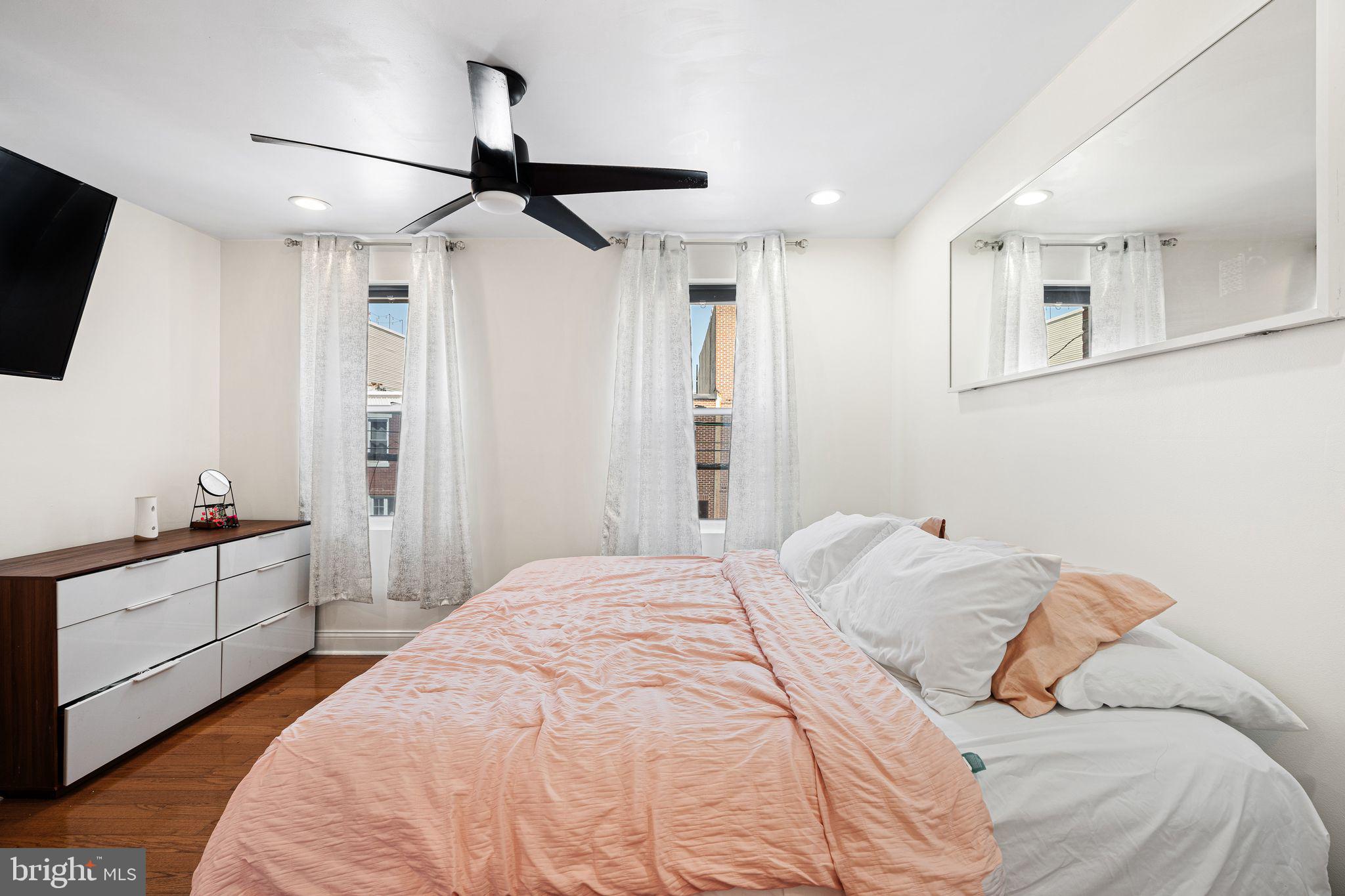 POINT BREEZE - Residential