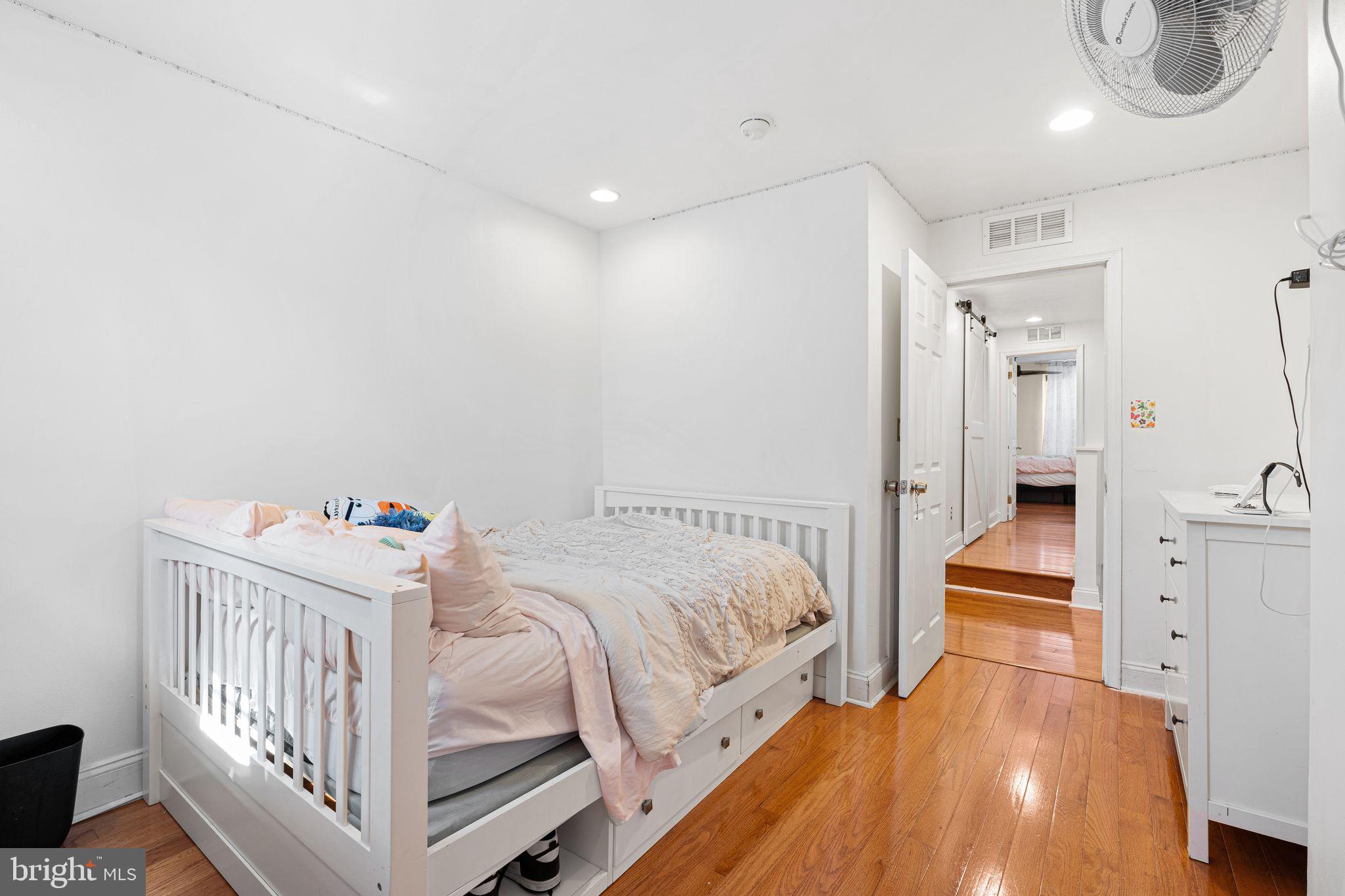 POINT BREEZE - Residential